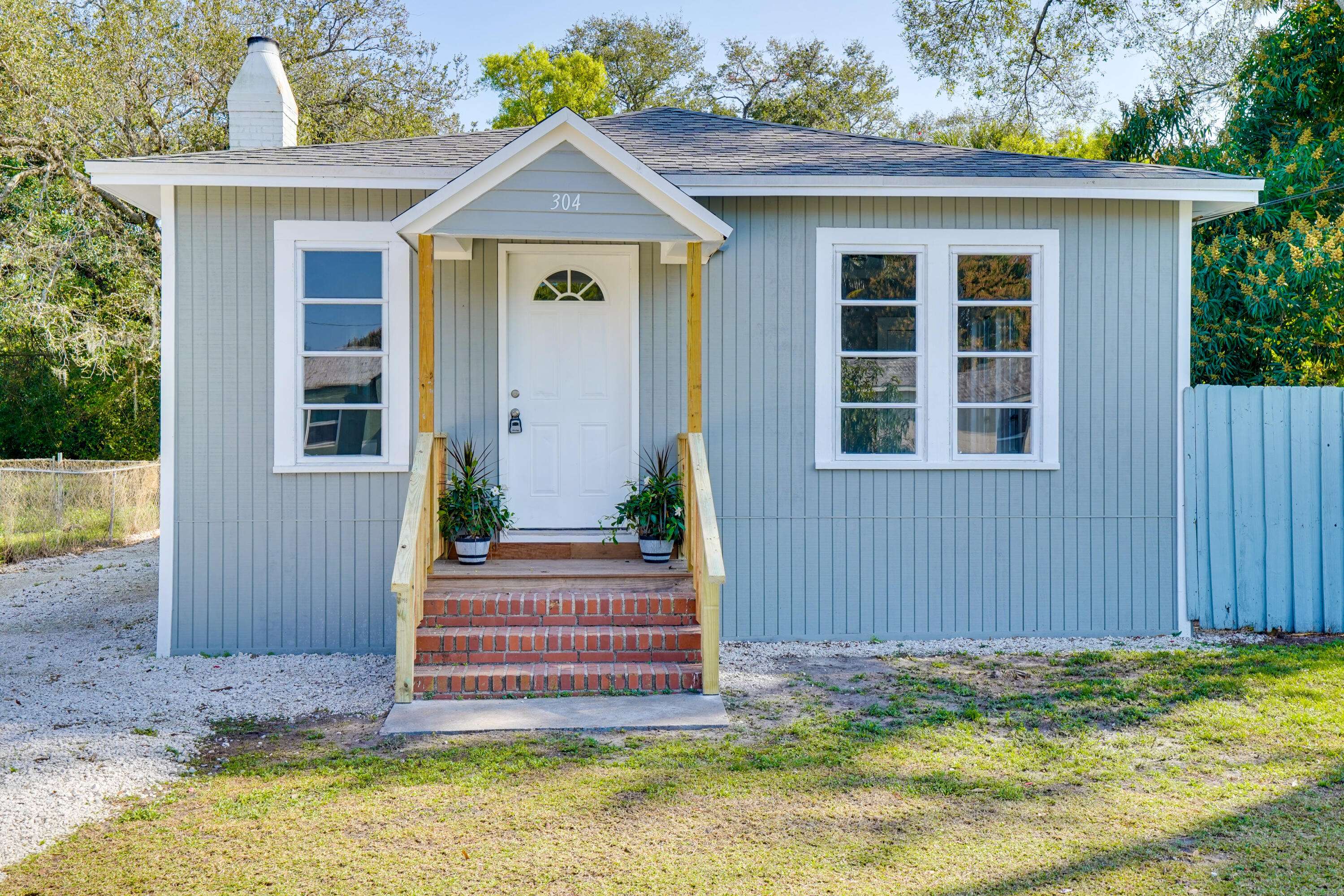 Fort Pierce, FL 34950,304 N 15th ST