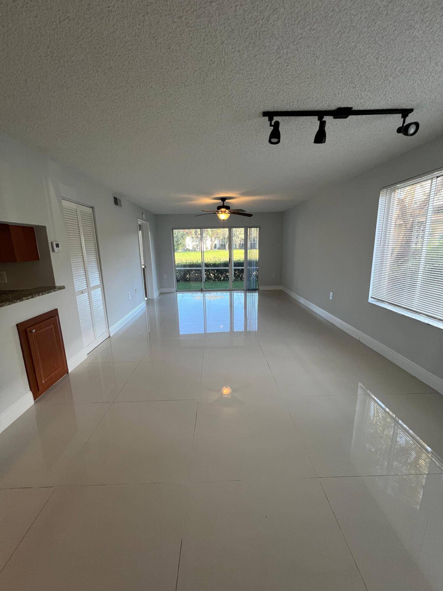 West Palm Beach, FL 33409,5104 Glenmoor Dr DR