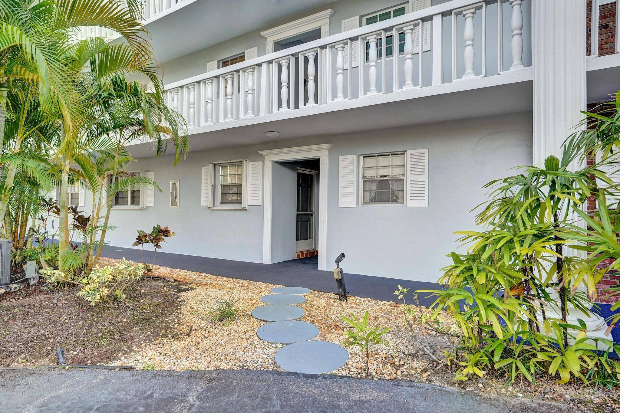 Atlantis, FL 33462,169 Atlantis BLVD 103