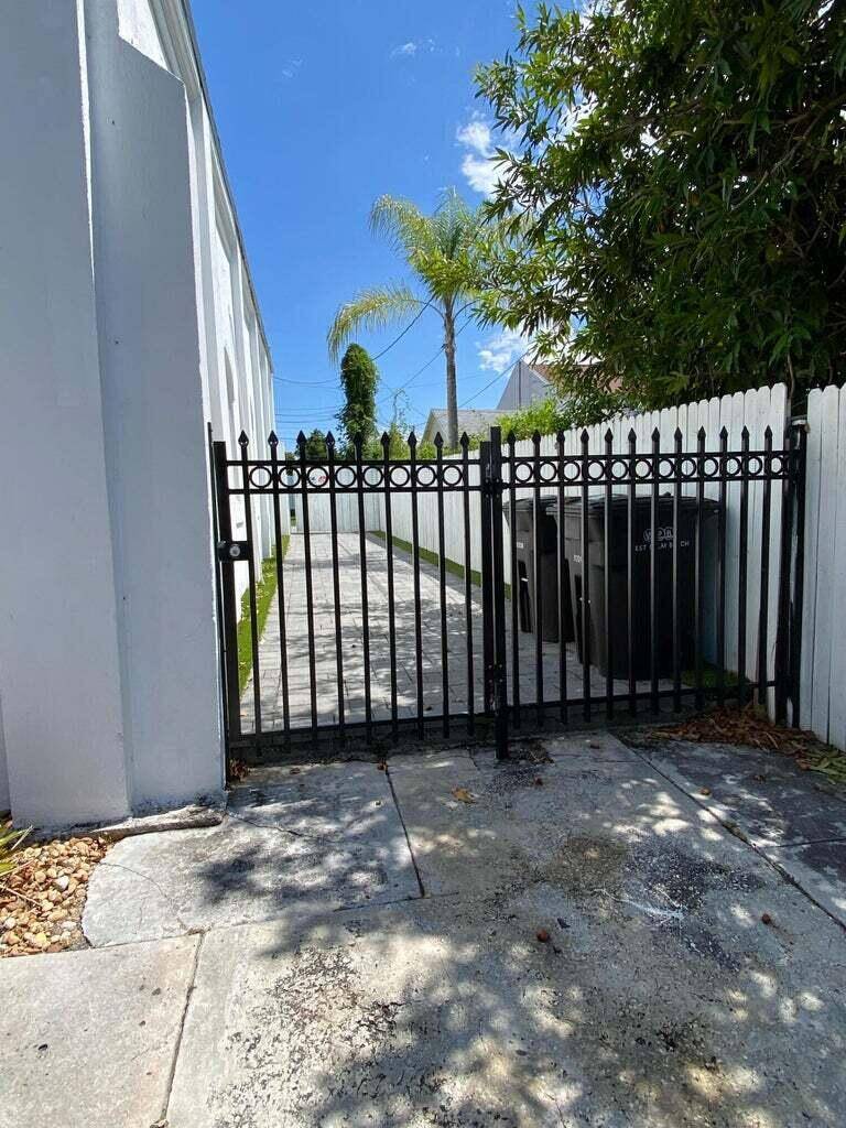 West Palm Beach, FL 33401,816 9th ST
