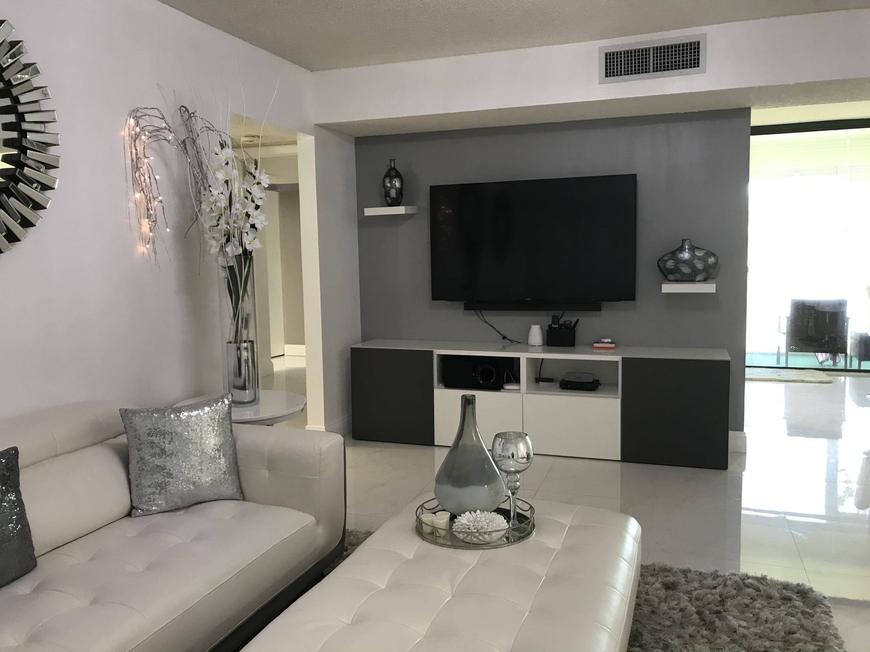 Delray Beach, FL 33484,5130 Las Verdes CIR 211