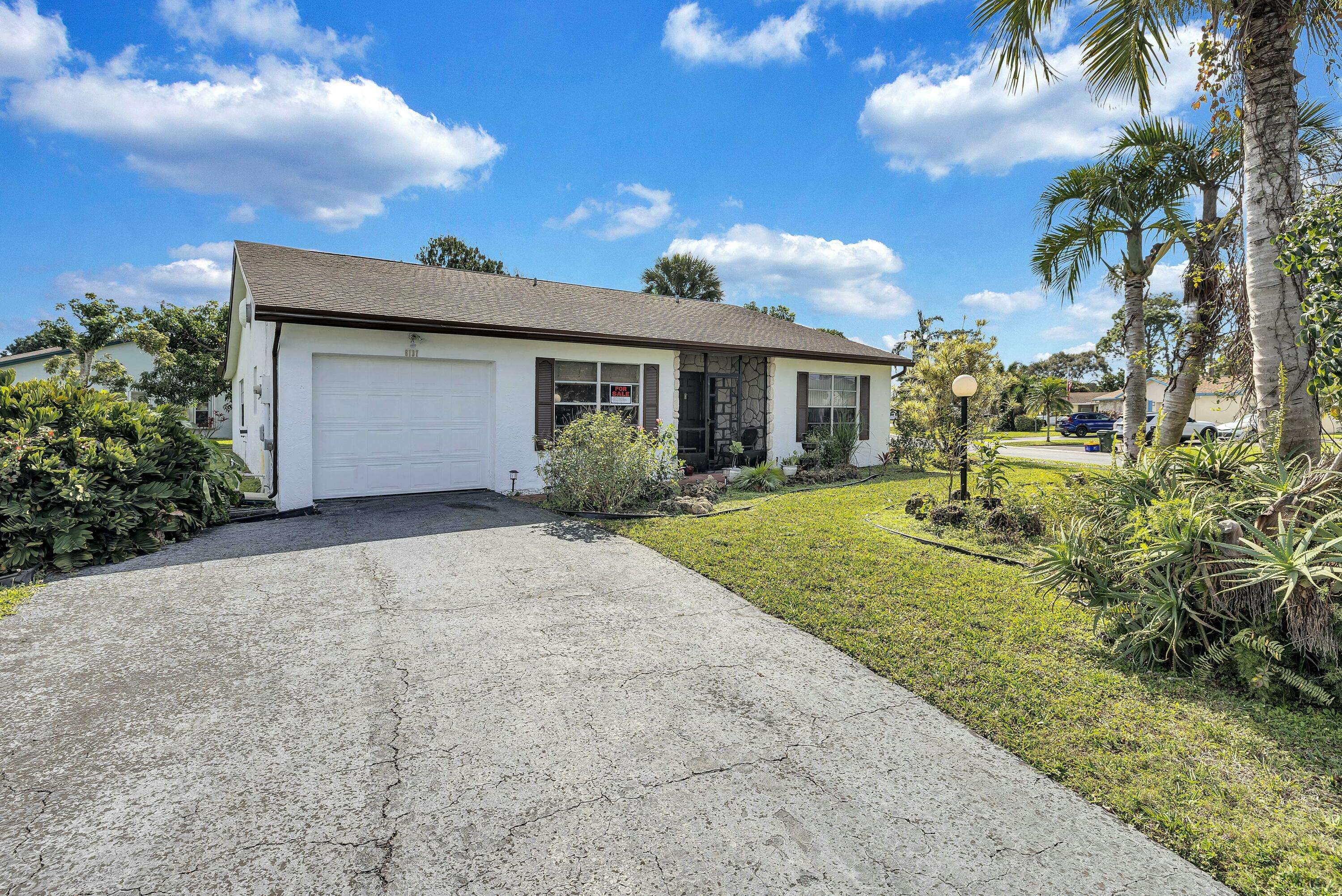 Greenacres, FL 33463,6137 Rainbow CIR