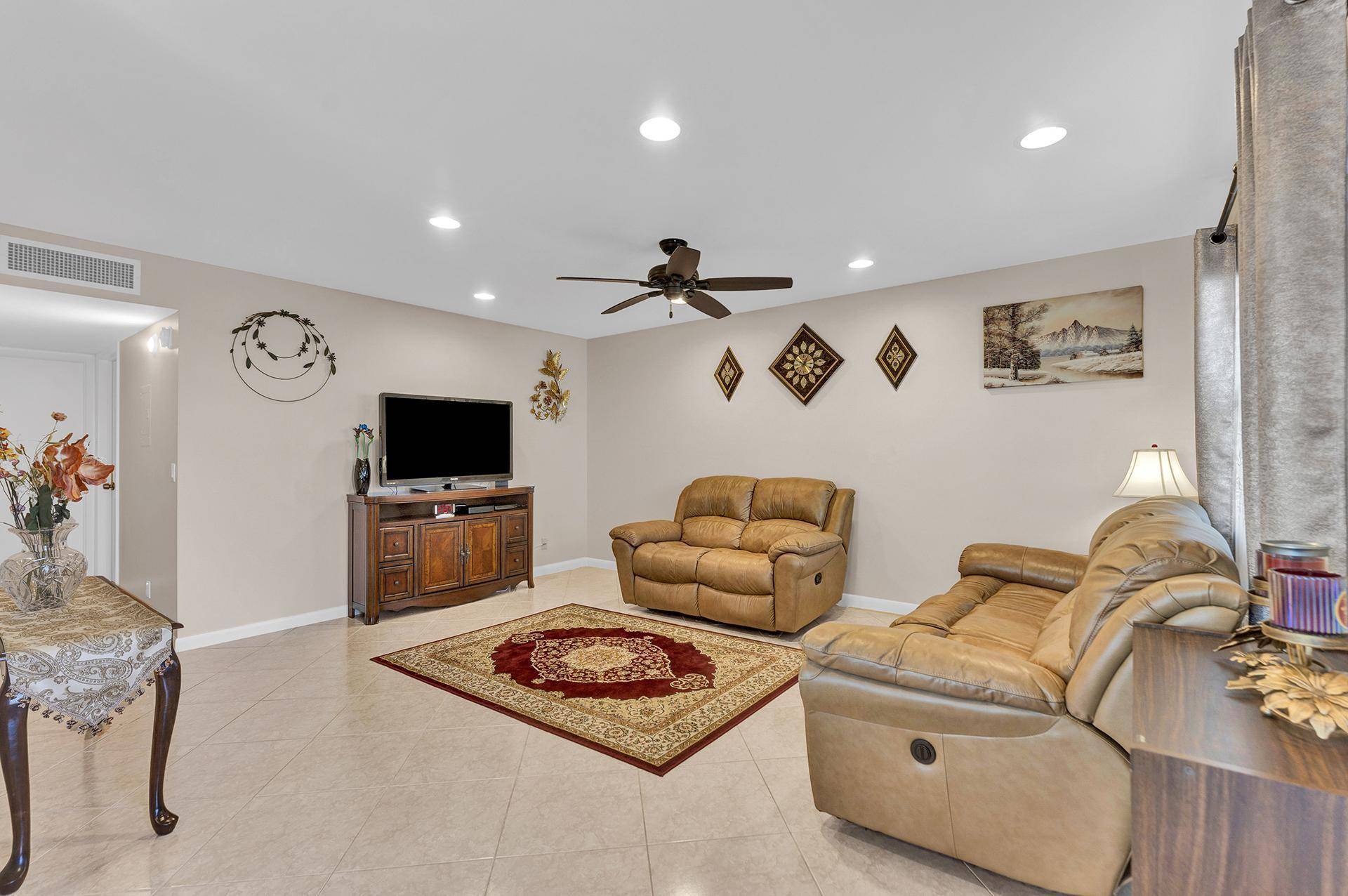 Delray Beach, FL 33484,379 Burgundy H
