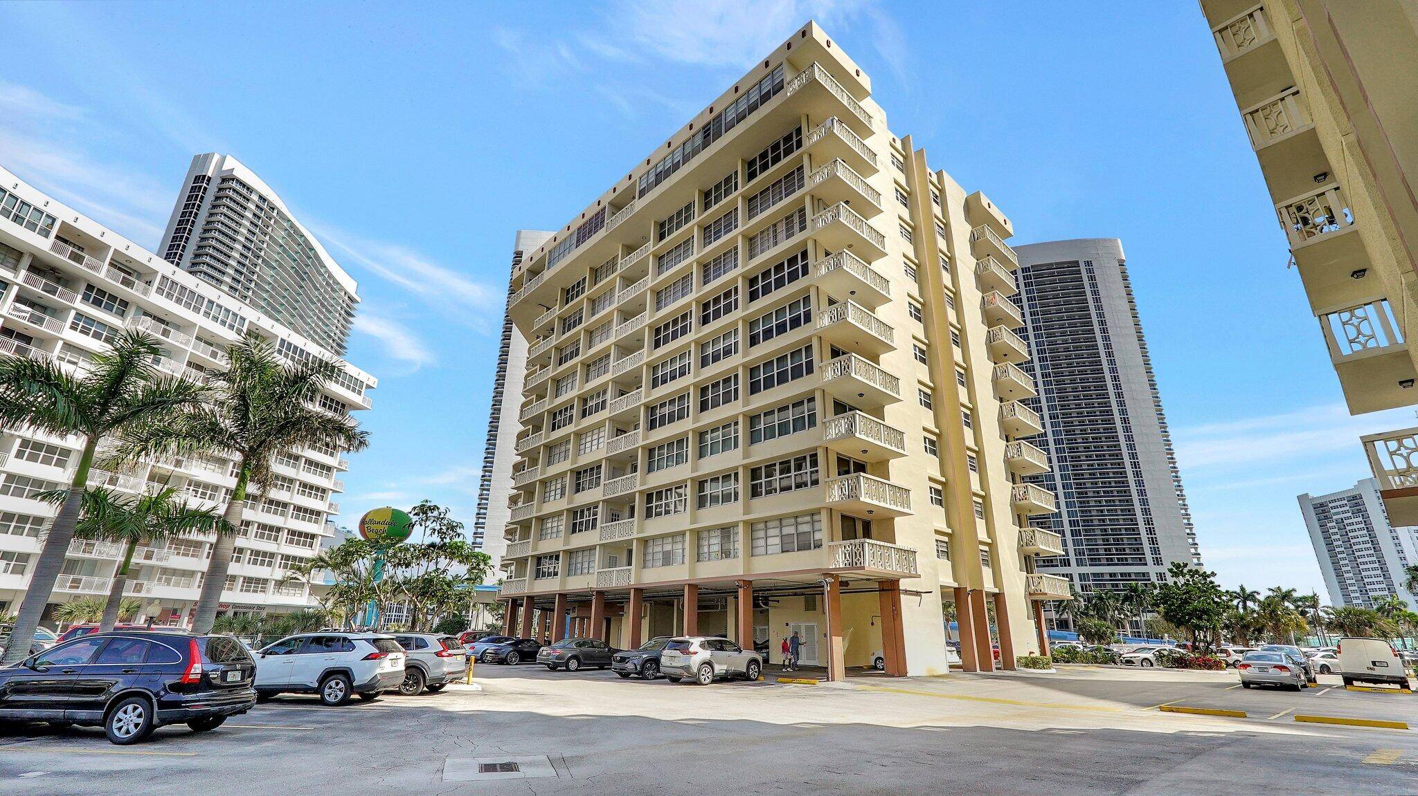 Hallandale Beach, FL 33009,1825 S Ocean Dr DR 908
