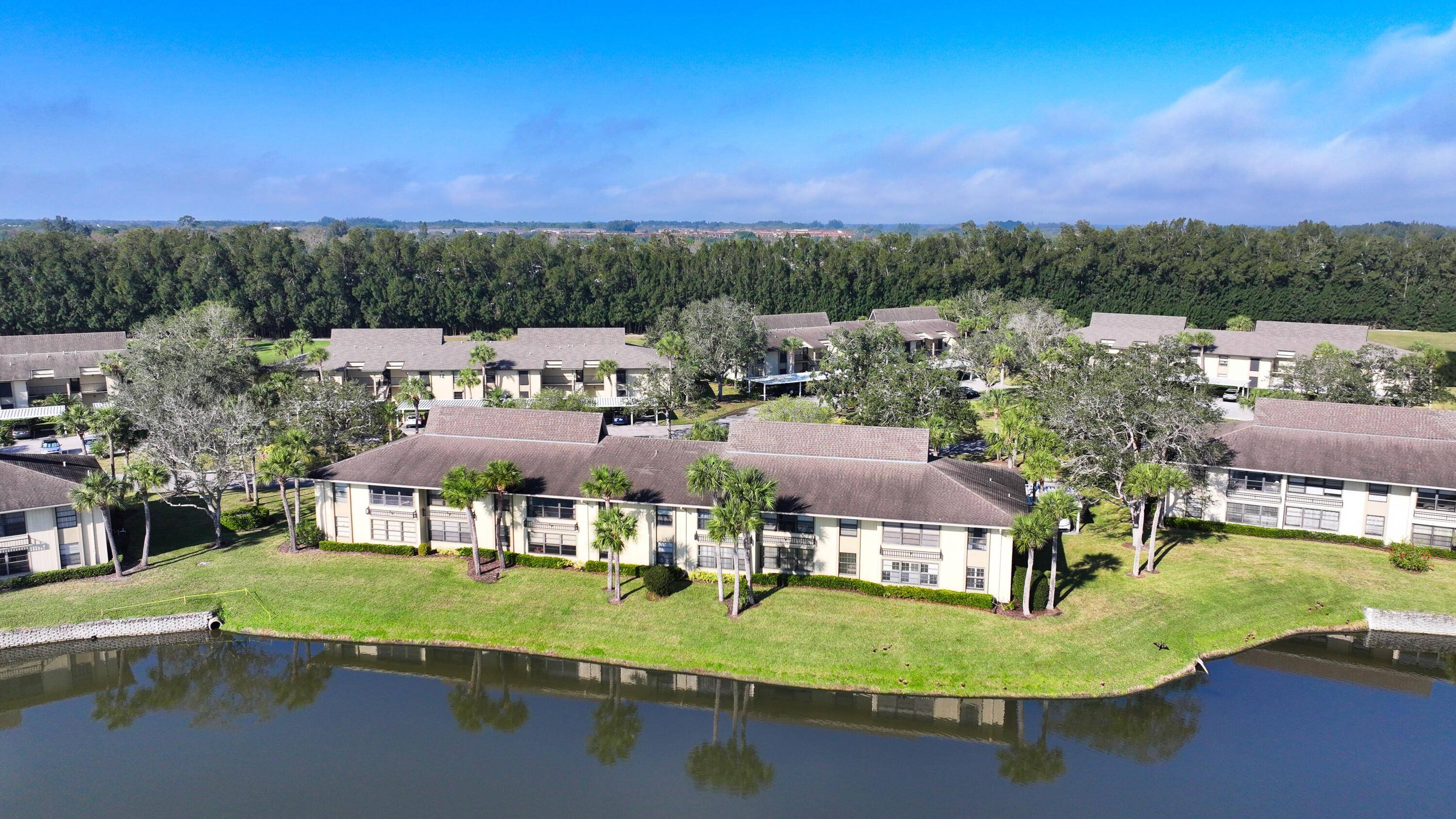Vero Beach, FL 32966,11 Plantation DR 201