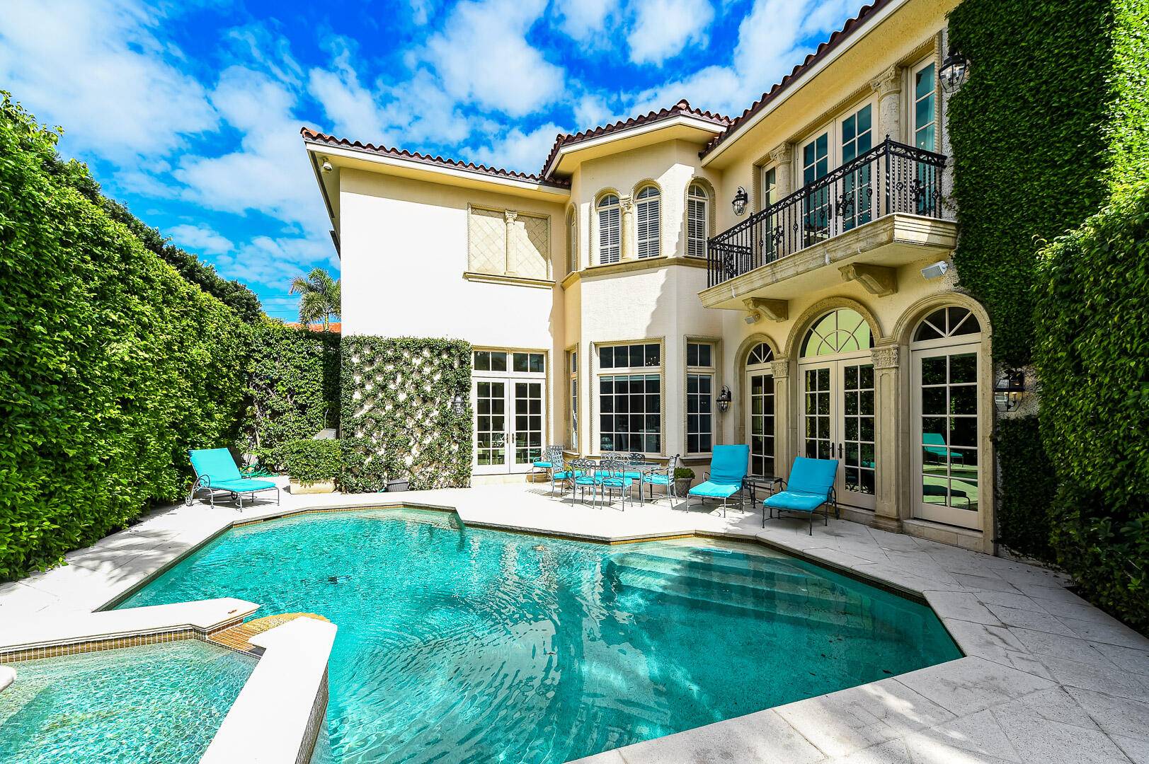 Palm Beach, FL 33480,401 Chilean AVE