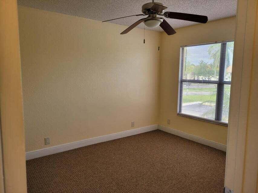 West Palm Beach, FL 33411,1442 E Lake Crystal DR E