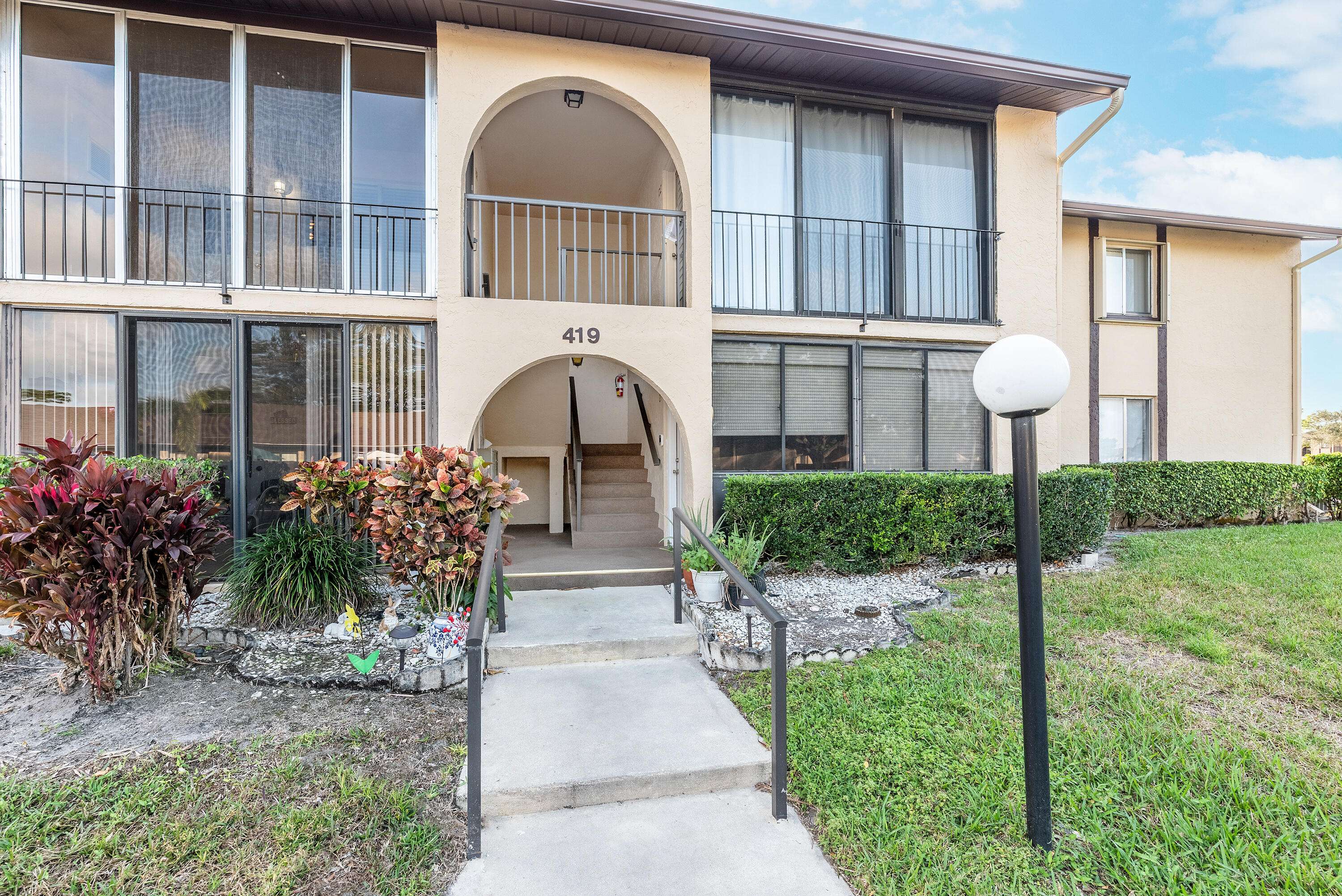 Greenacres, FL 33463,419 Pine Glen LN A-2