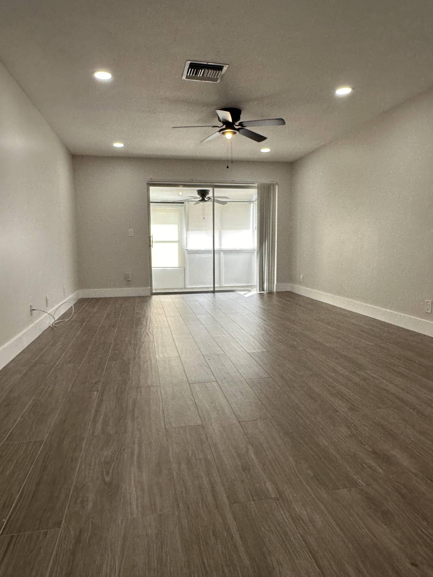West Palm Beach, FL 33415,2930 E Crosley DR J