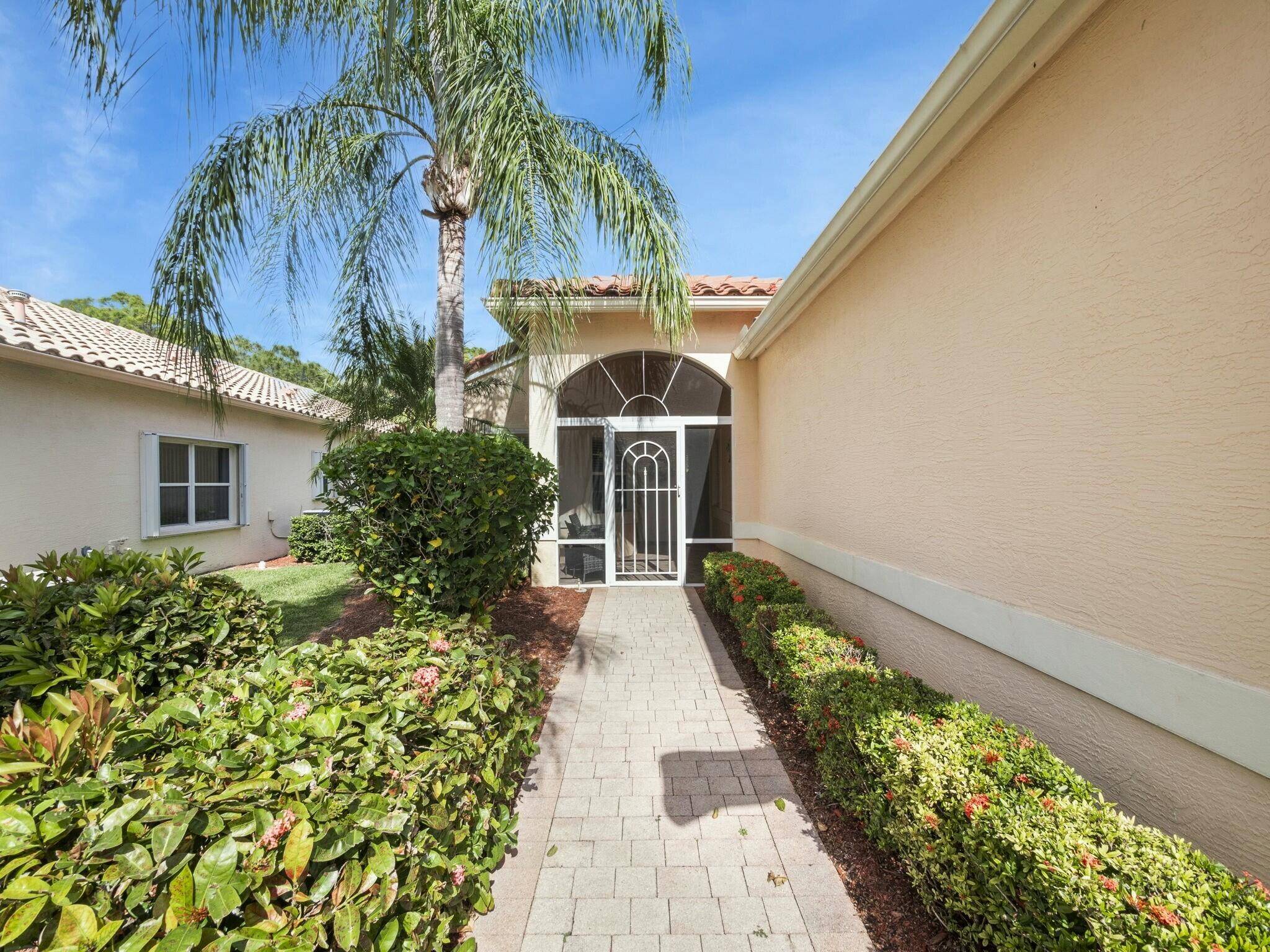 Port Saint Lucie, FL 34986,392 NW Granville ST