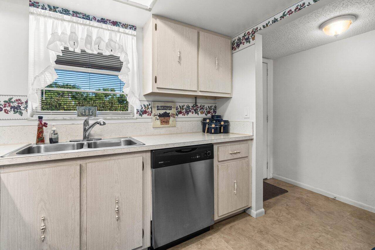 Jupiter, FL 33469,18081 SE Country Club DR 34-339