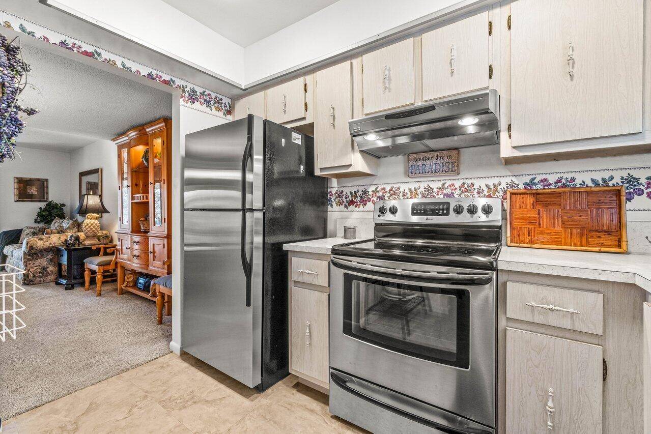 Tequesta, FL 33469,18081 SE Country Club DR 34-339
