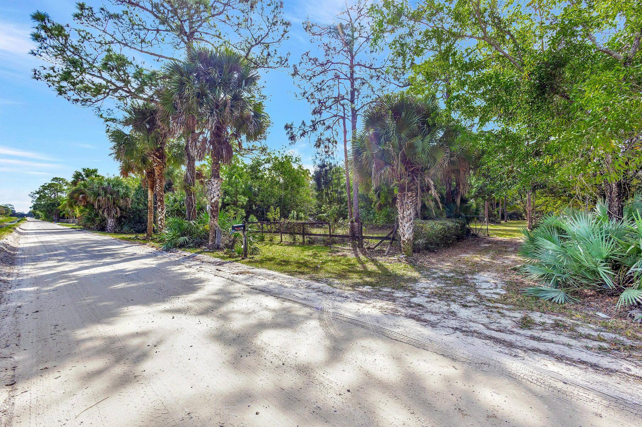 Loxahatchee Groves, FL 33470,13222 N RD