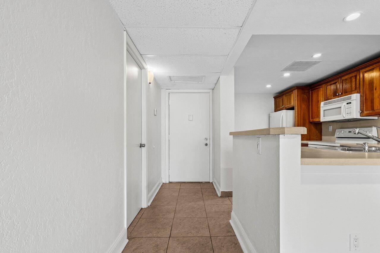 Boca Raton, FL 33432,12 Royal Palm Way Unit 405