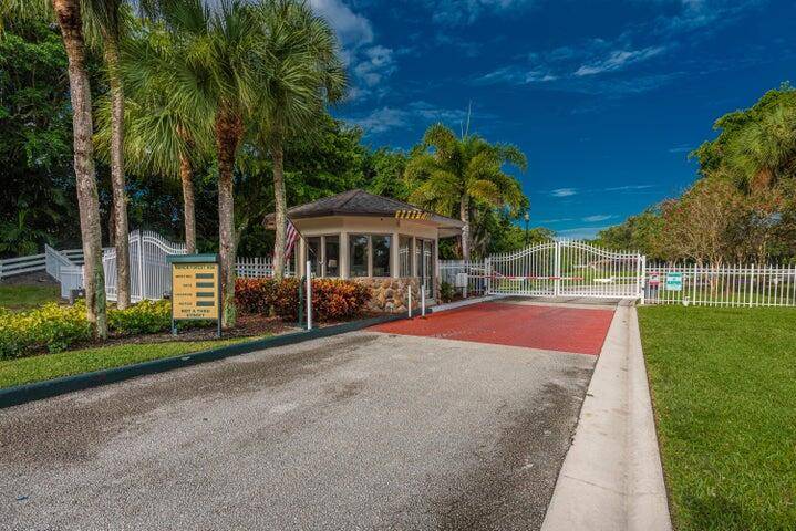 Boynton Beach, FL 33436,7705 Forest Green LN