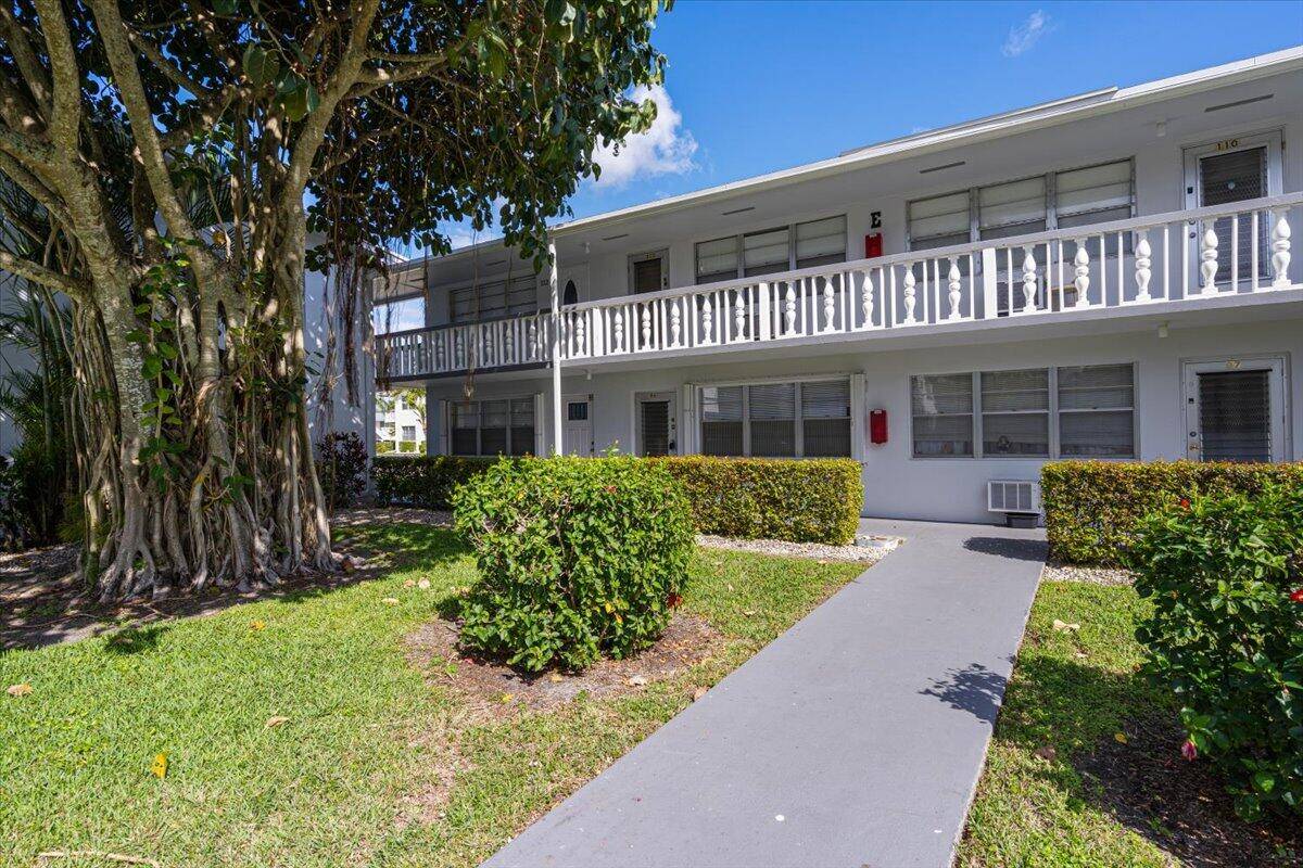 West Palm Beach, FL 33417,98 E Cambridge