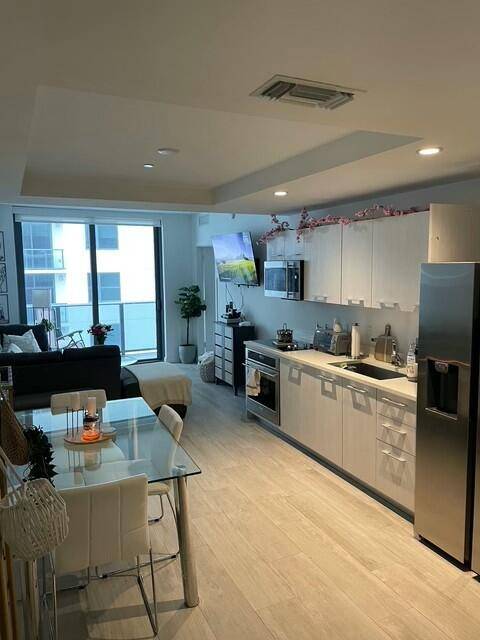 Miami, FL 33130,55 SW 9th ST 3209