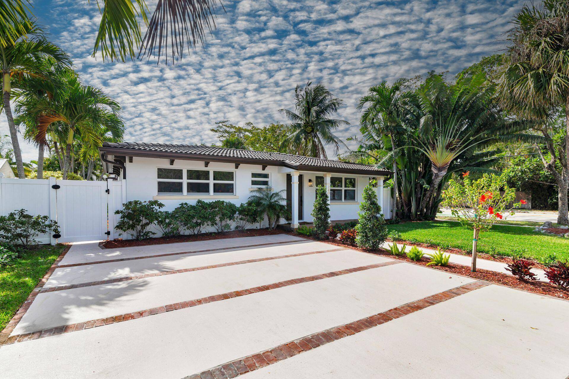 West Palm Beach, FL 33405,240 Marlborough RD