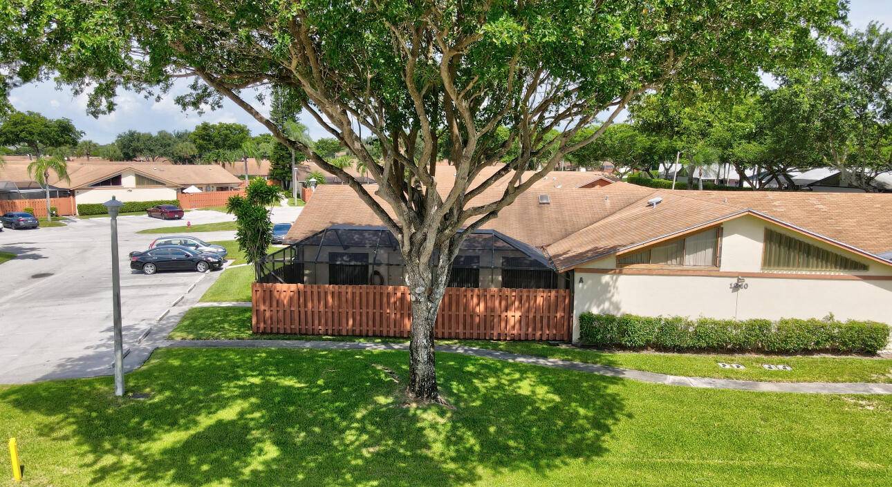 West Palm Beach, FL 33415,1240 Summit Place Circle CIR A