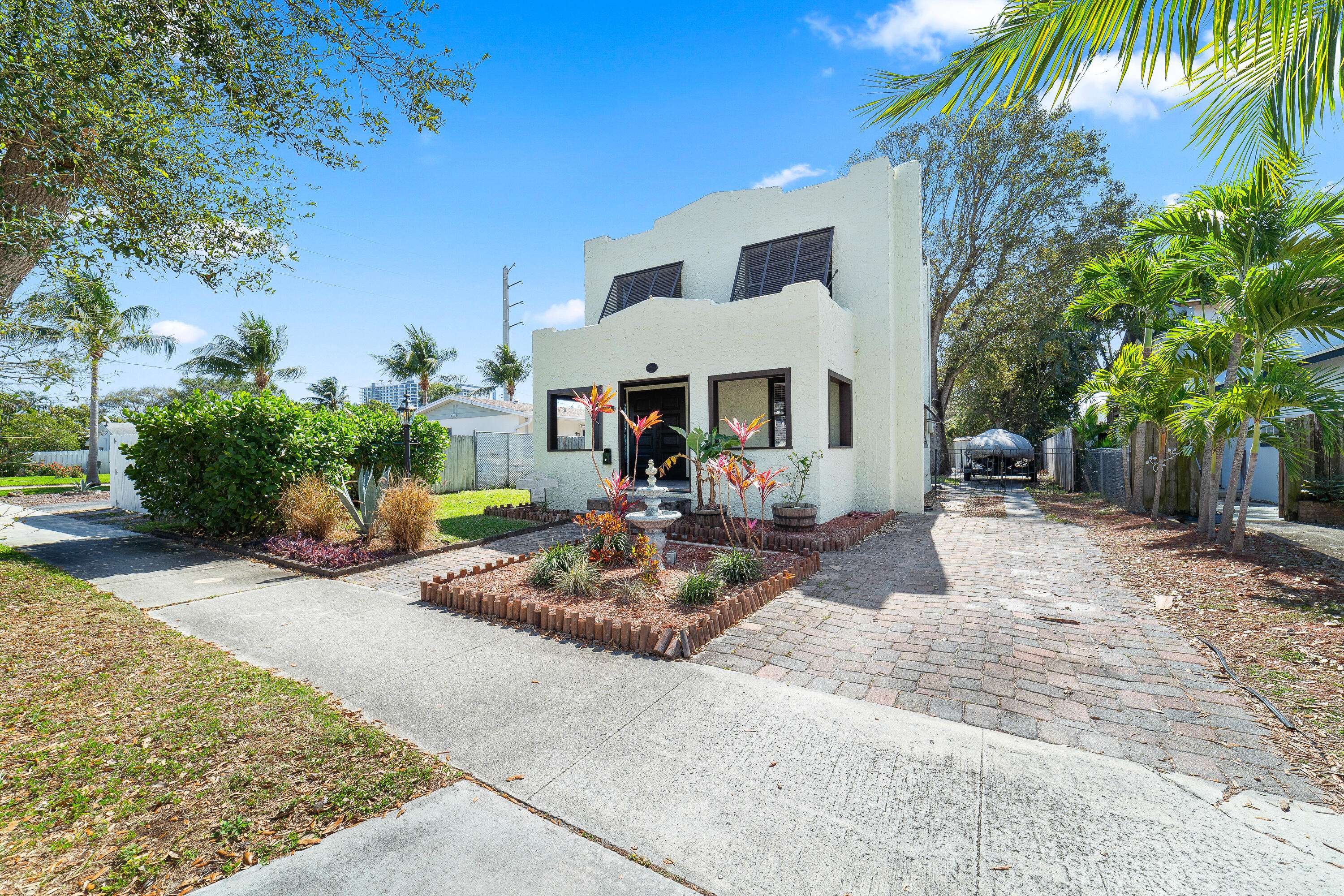 Lake Park, FL 33403,304 Foresteria DR