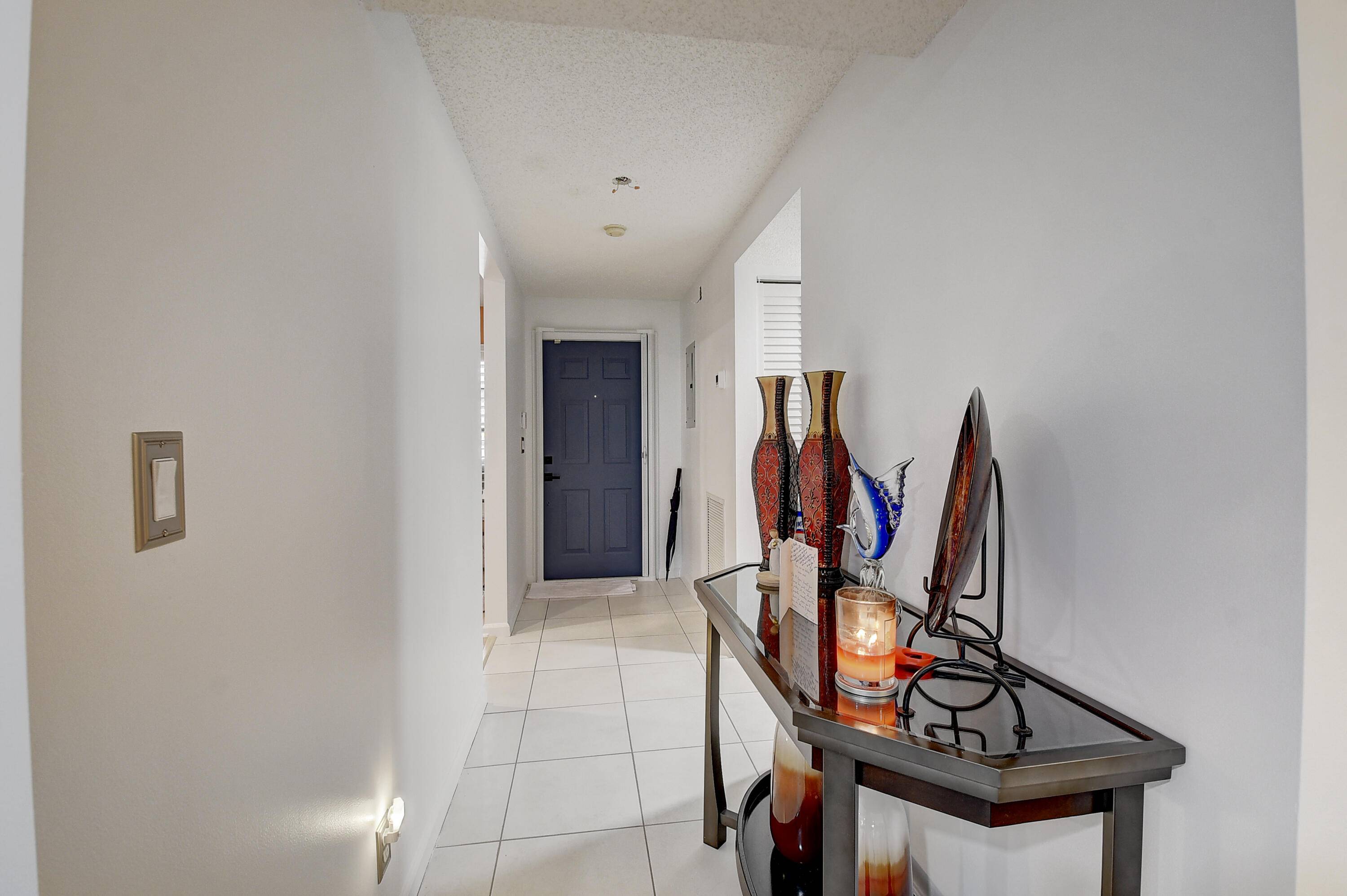 Boynton Beach, FL 33437,9692 E Sills DR 103