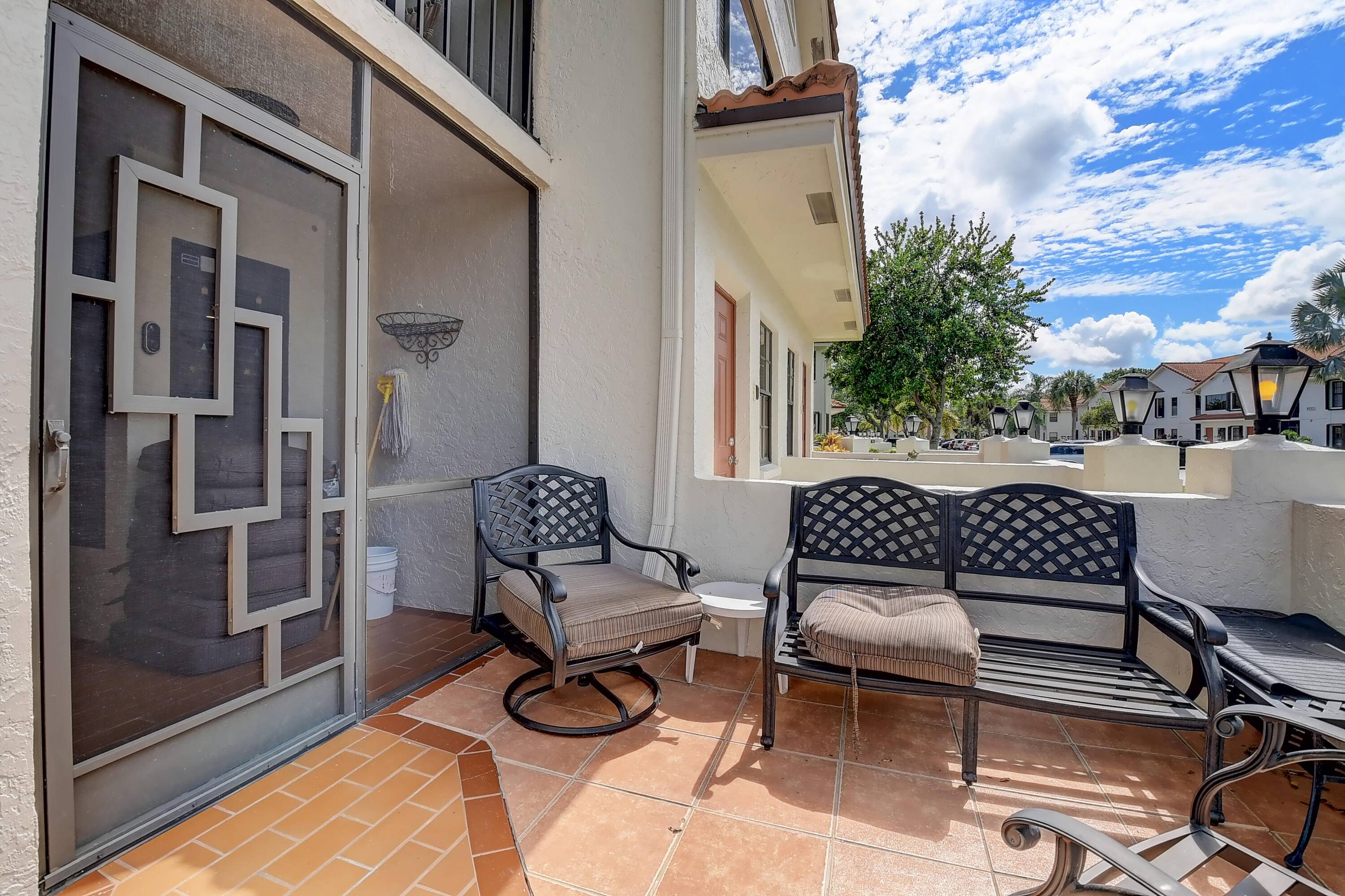 Boynton Beach, FL 33437,9692 E Sills DR 103