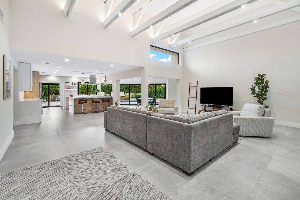 Delray Beach, FL 33445,803 Foxpointe CIR