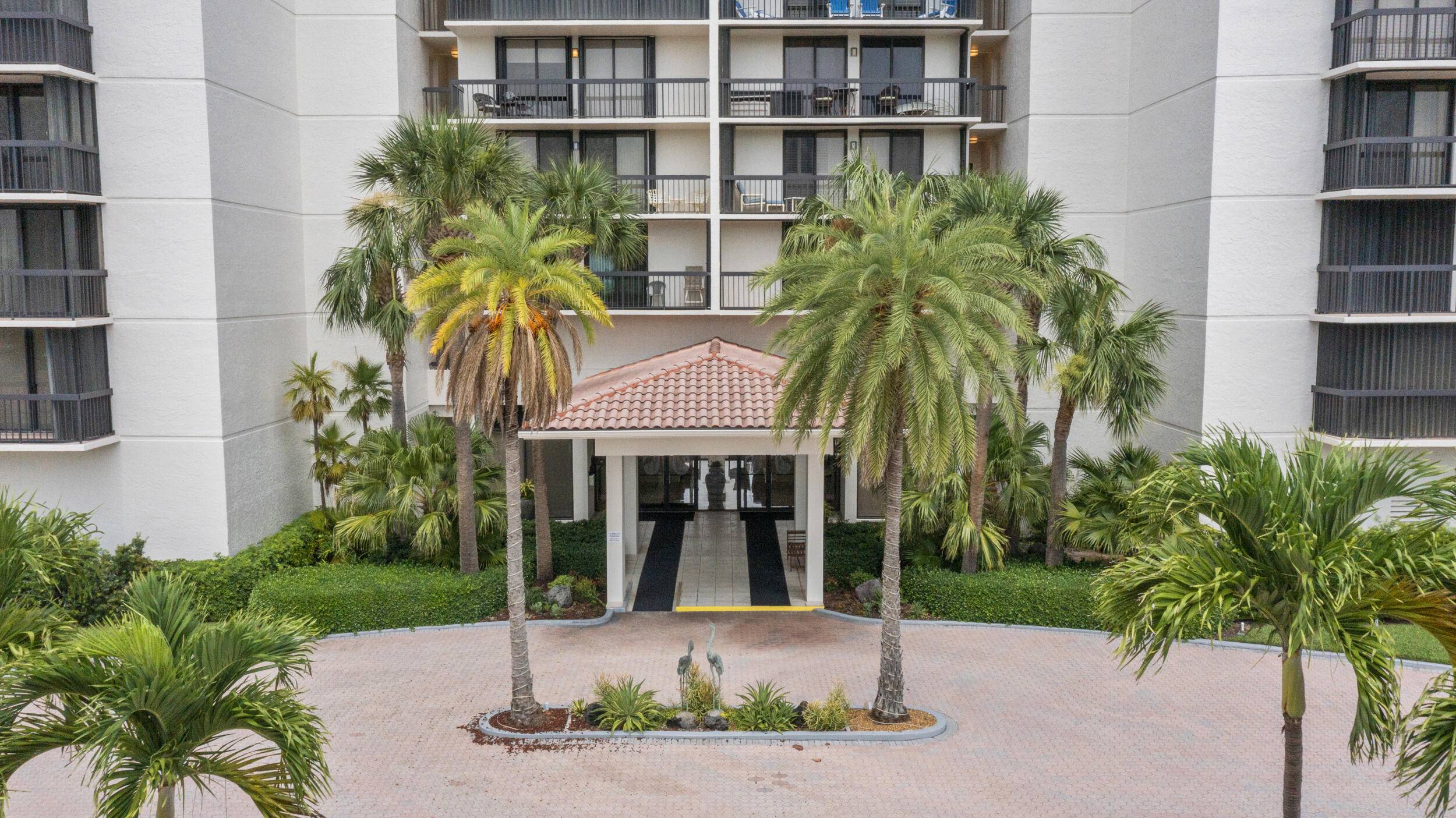 Hutchinson Island, FL 34949,3100 N Highway A1a 1205