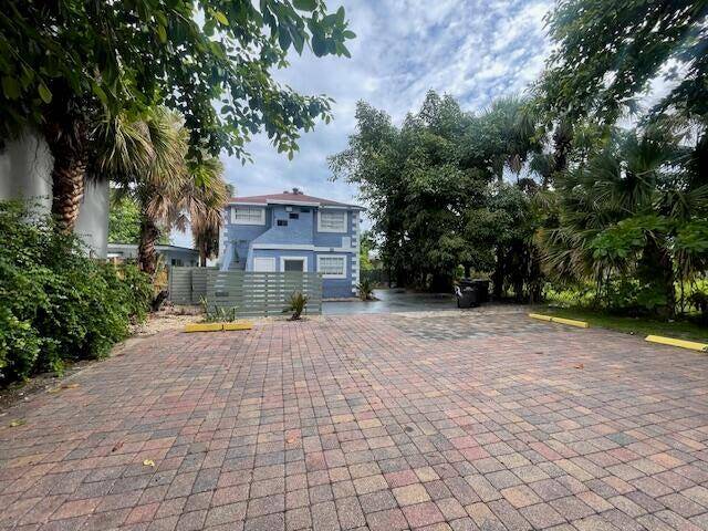 West Palm Beach, FL 33401,919 2nd ST 4