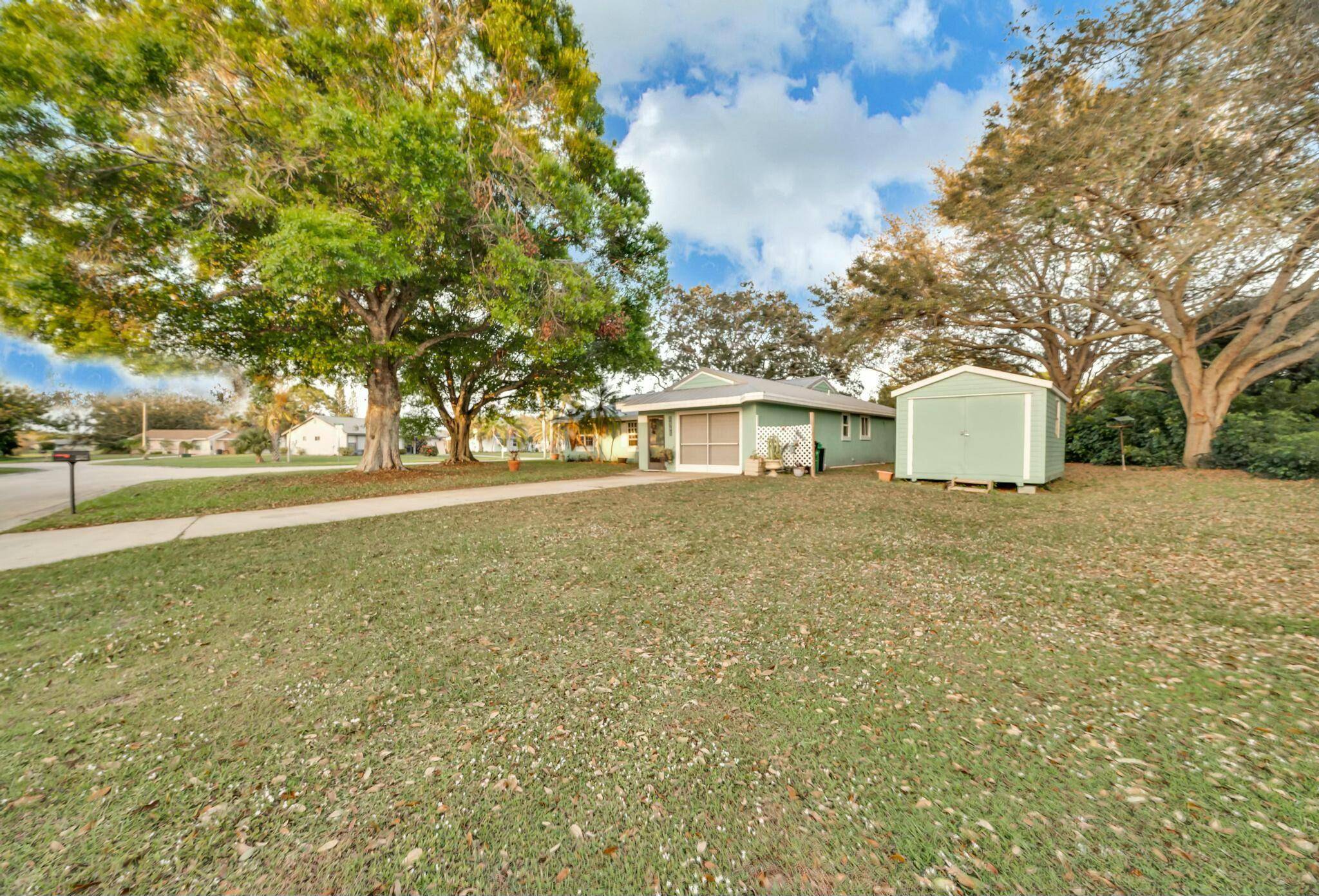 Port Saint Lucie, FL 34952,1561 SE Hagwood CT