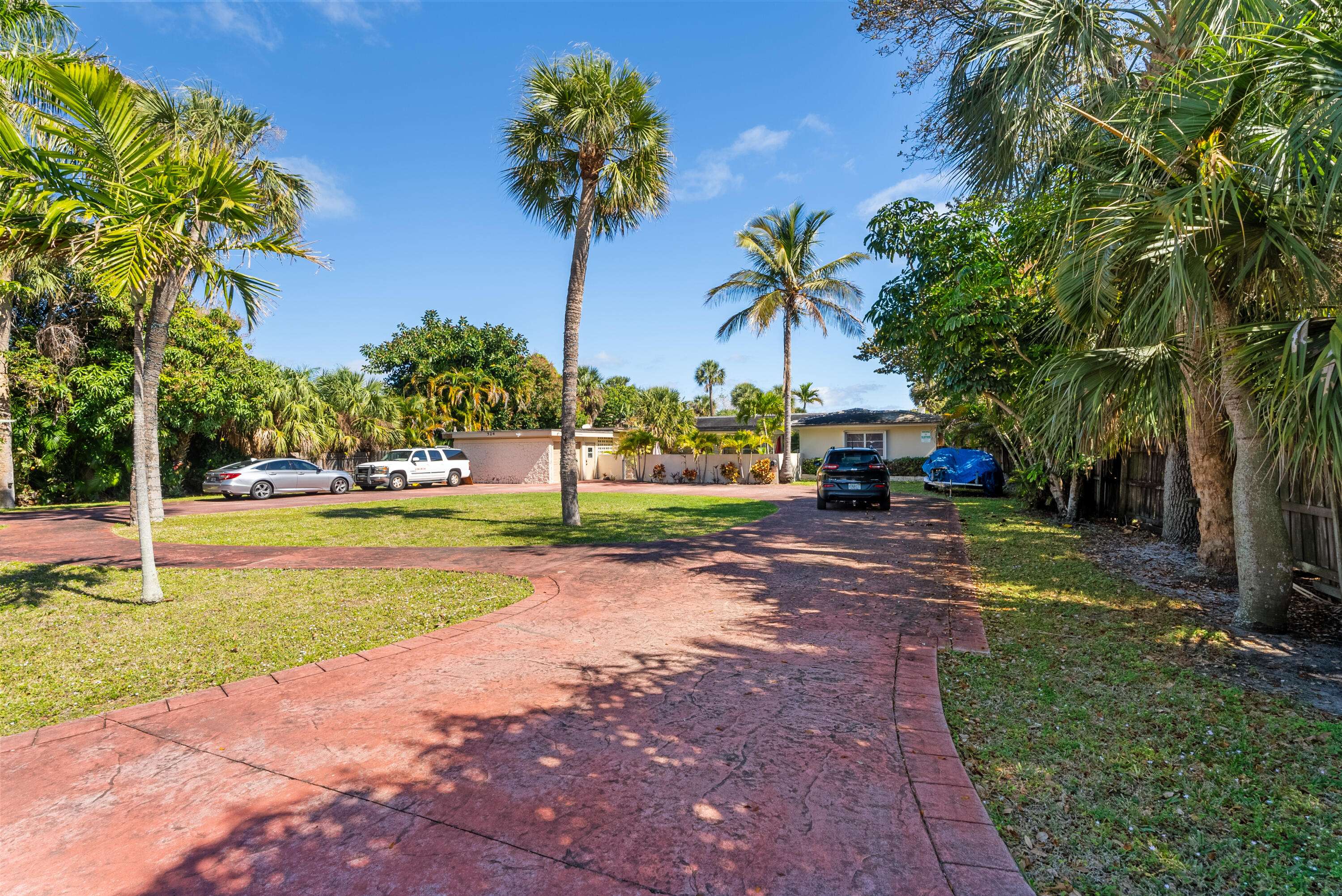 Lake Worth Beach, FL 33460,524 S Lakeside DR