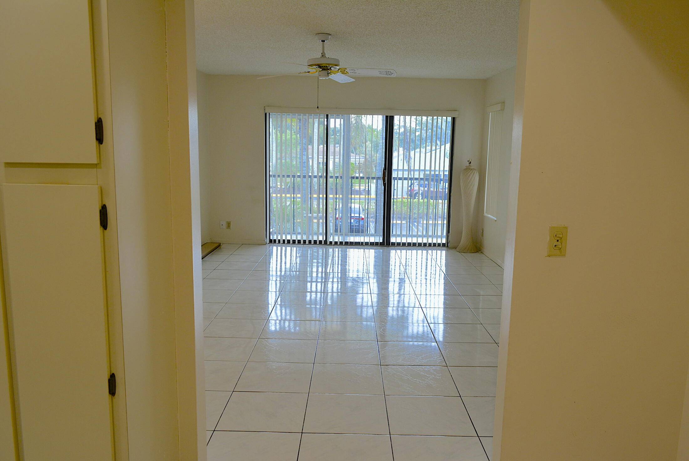 West Palm Beach, FL 33409,1001 Green Pine BLVD E2
