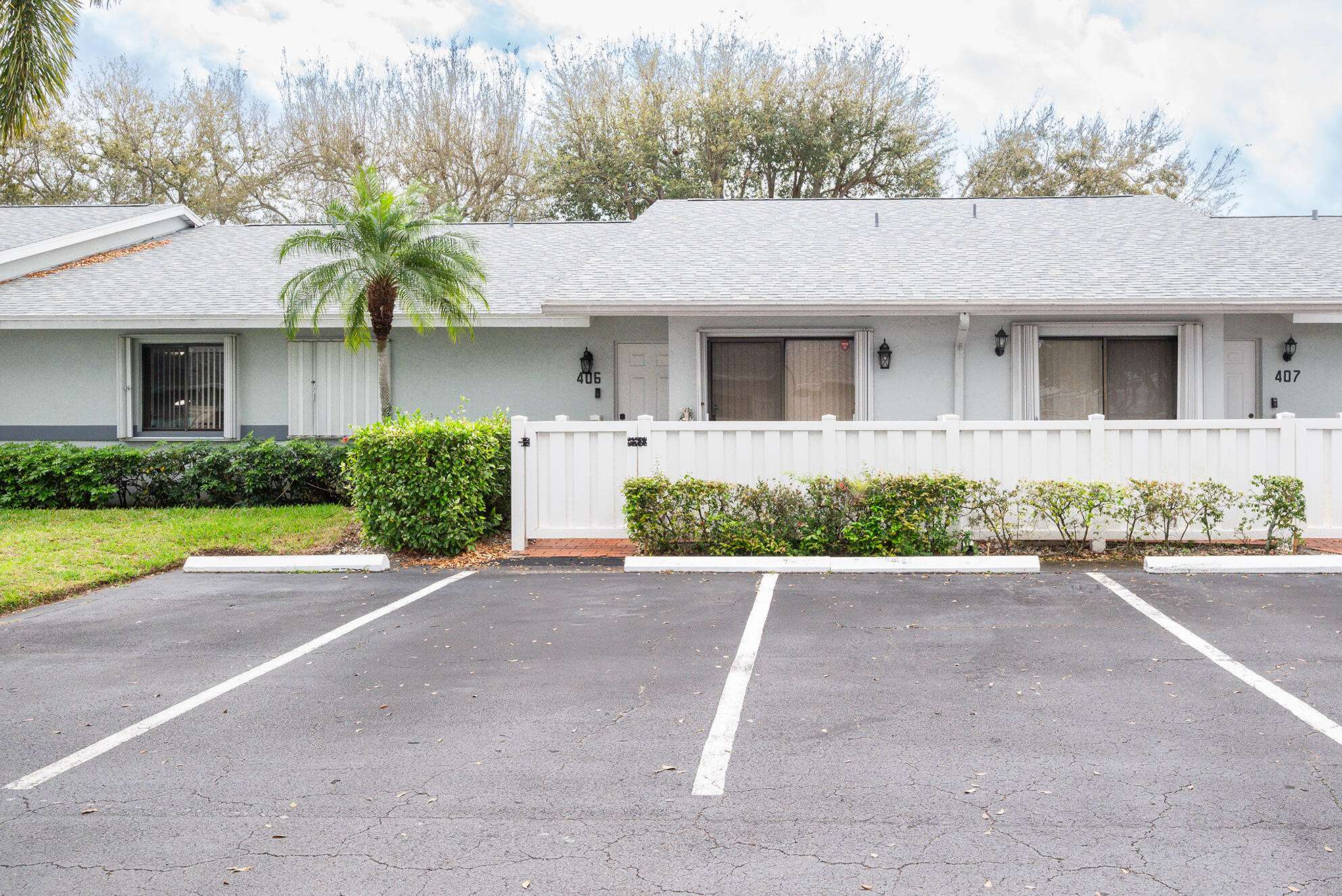West Palm Beach, FL 33415,2640 W Gately DR 406