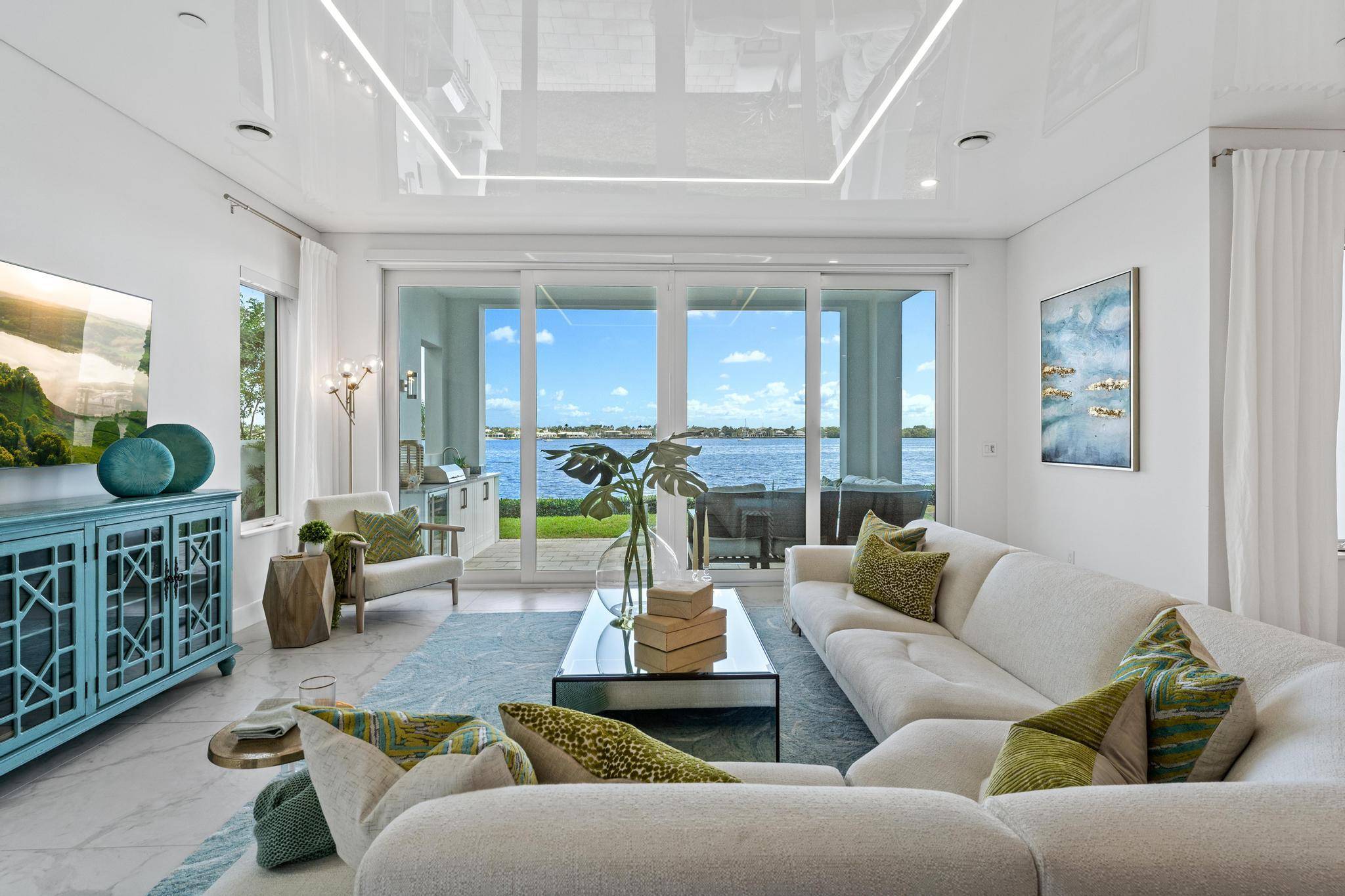 North Palm Beach, FL 33408,100 N Water Club CT