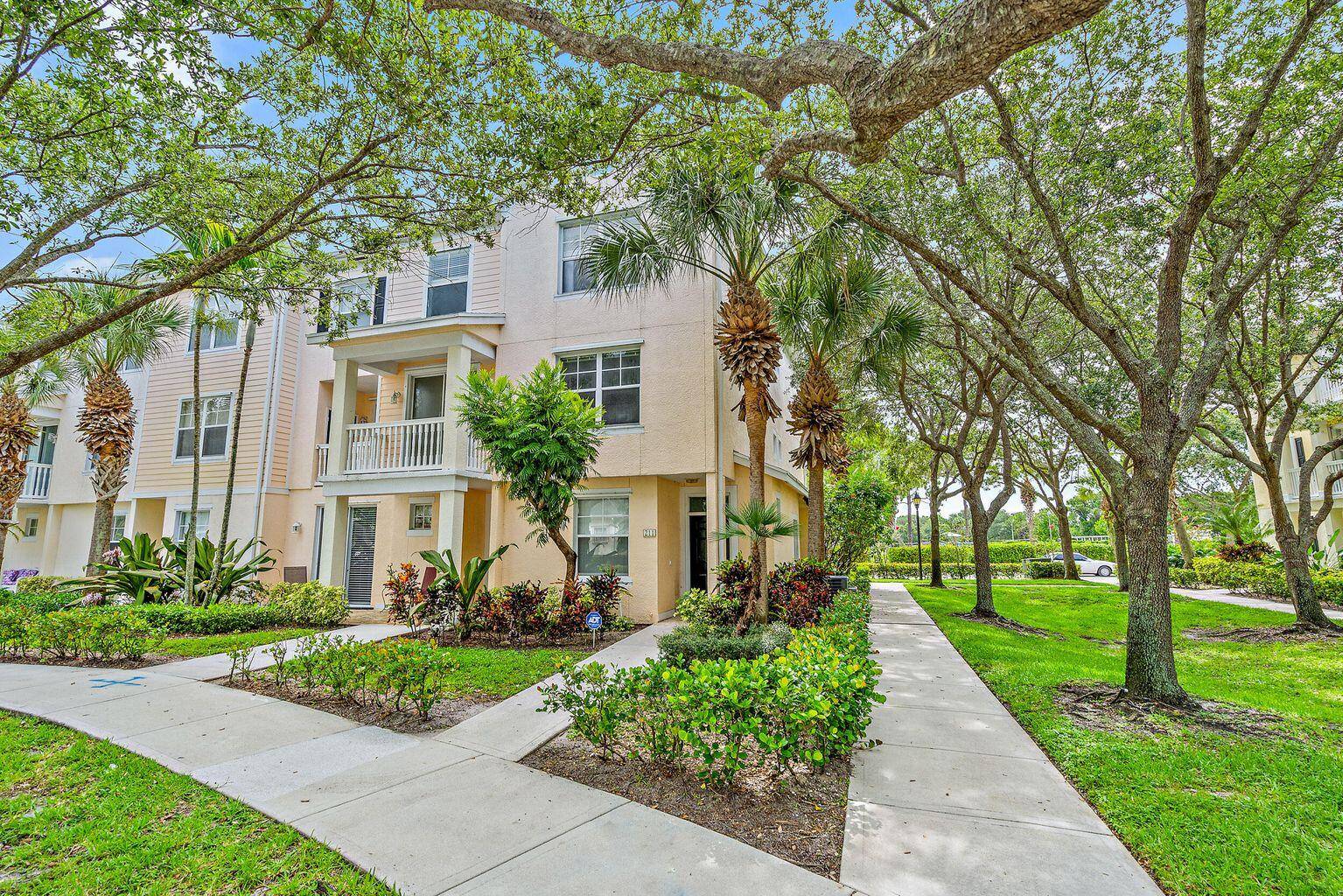 Jupiter, FL 33458,255 Murcia DR 211