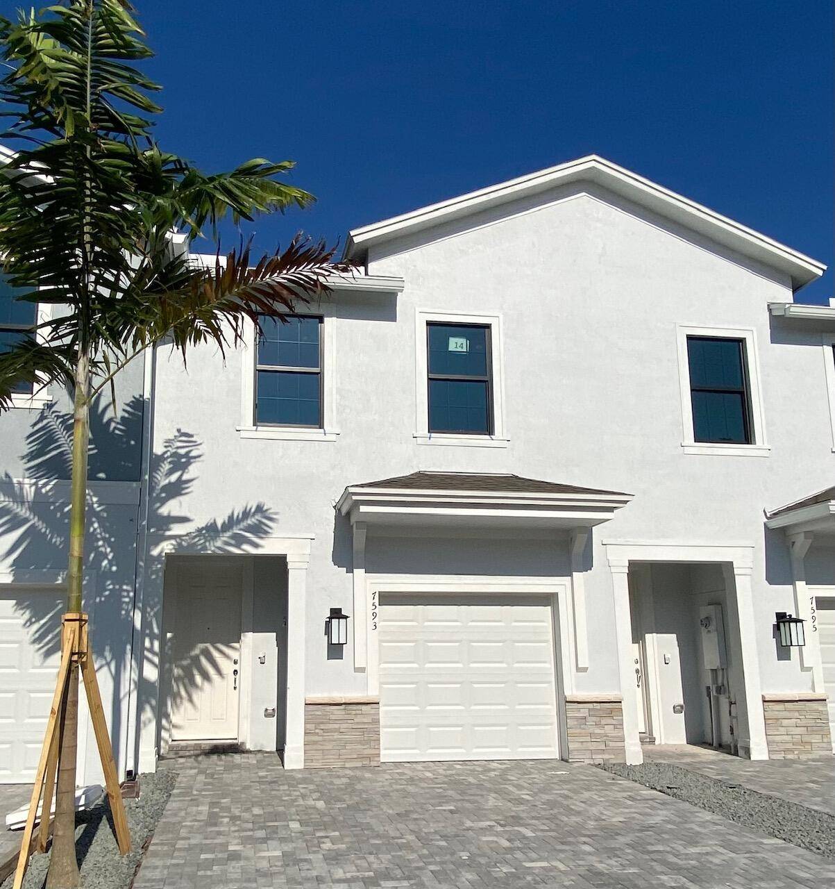 Stuart, FL 34997,7593 SW Linus LN Latitude