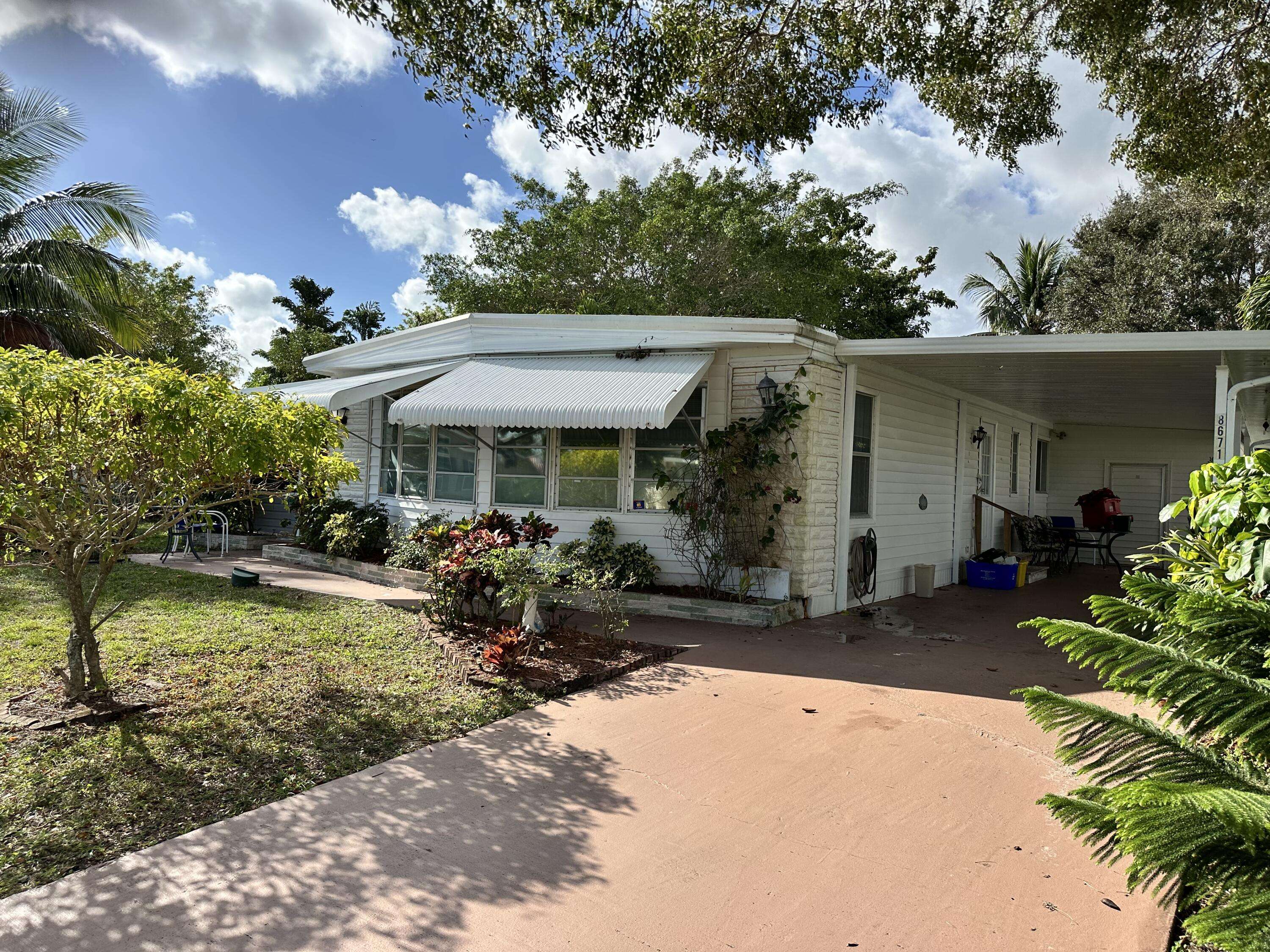 Boynton Beach, FL 33426,8671 Knight RD