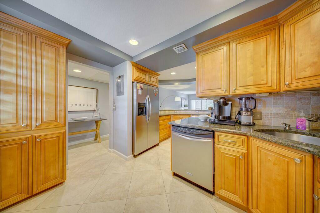 Pompano Beach, FL 33069,3200 N Palm Aire DR 503