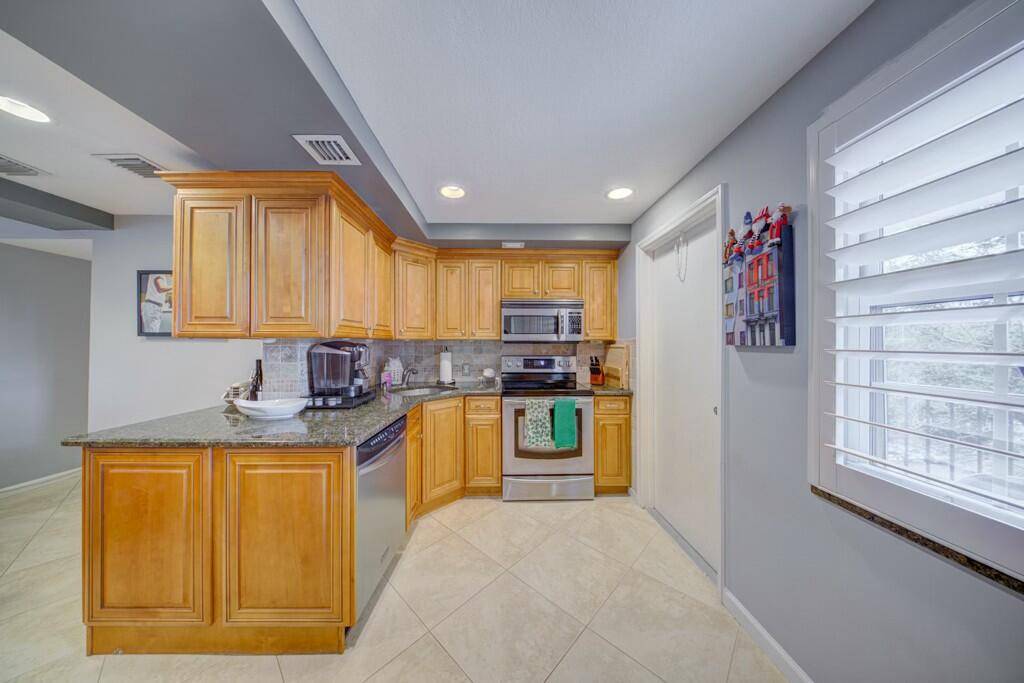 Pompano Beach, FL 33069,3200 N Palm Aire DR 503