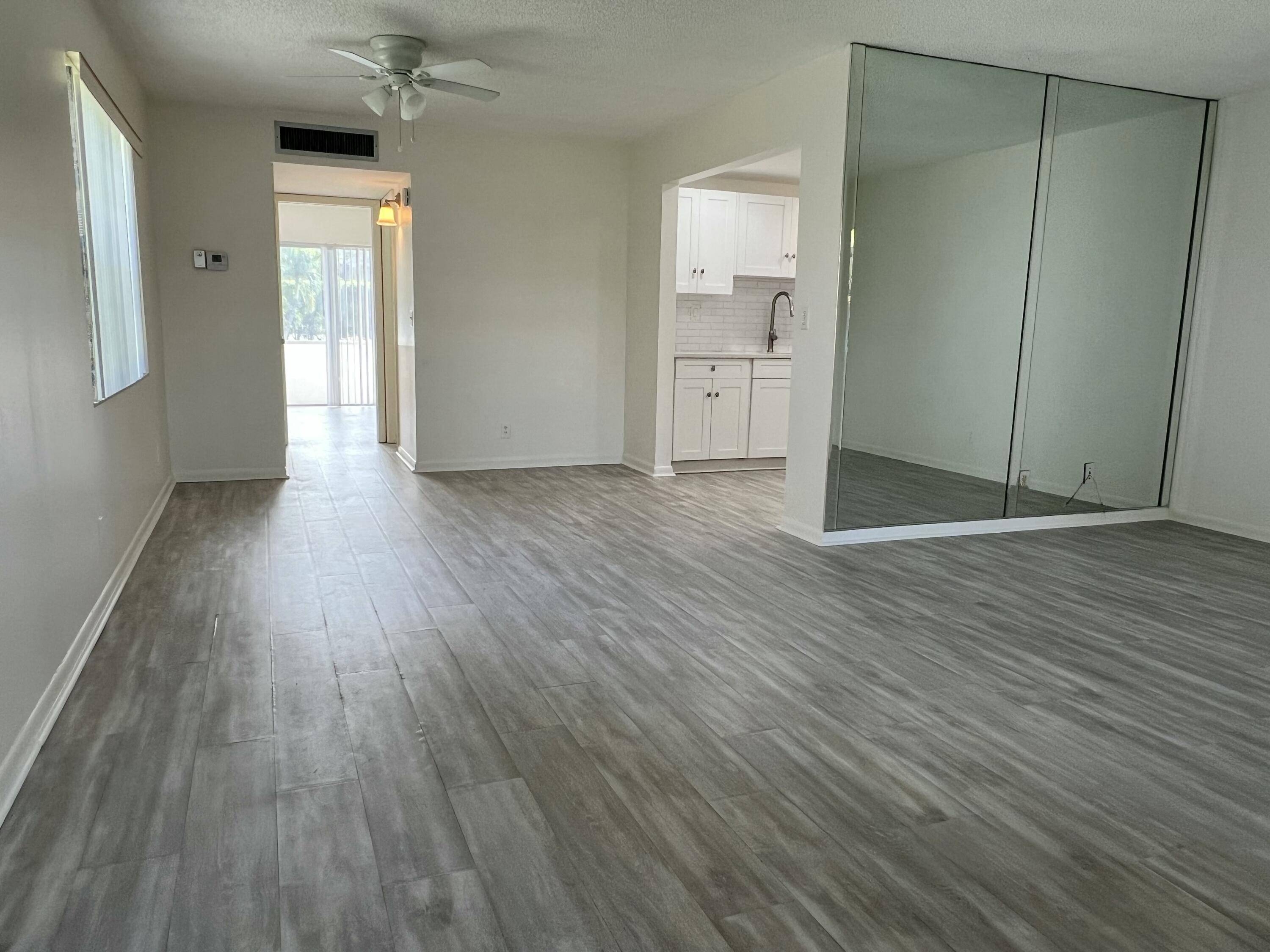 Delray Beach, FL 33484,10 Burgundy A