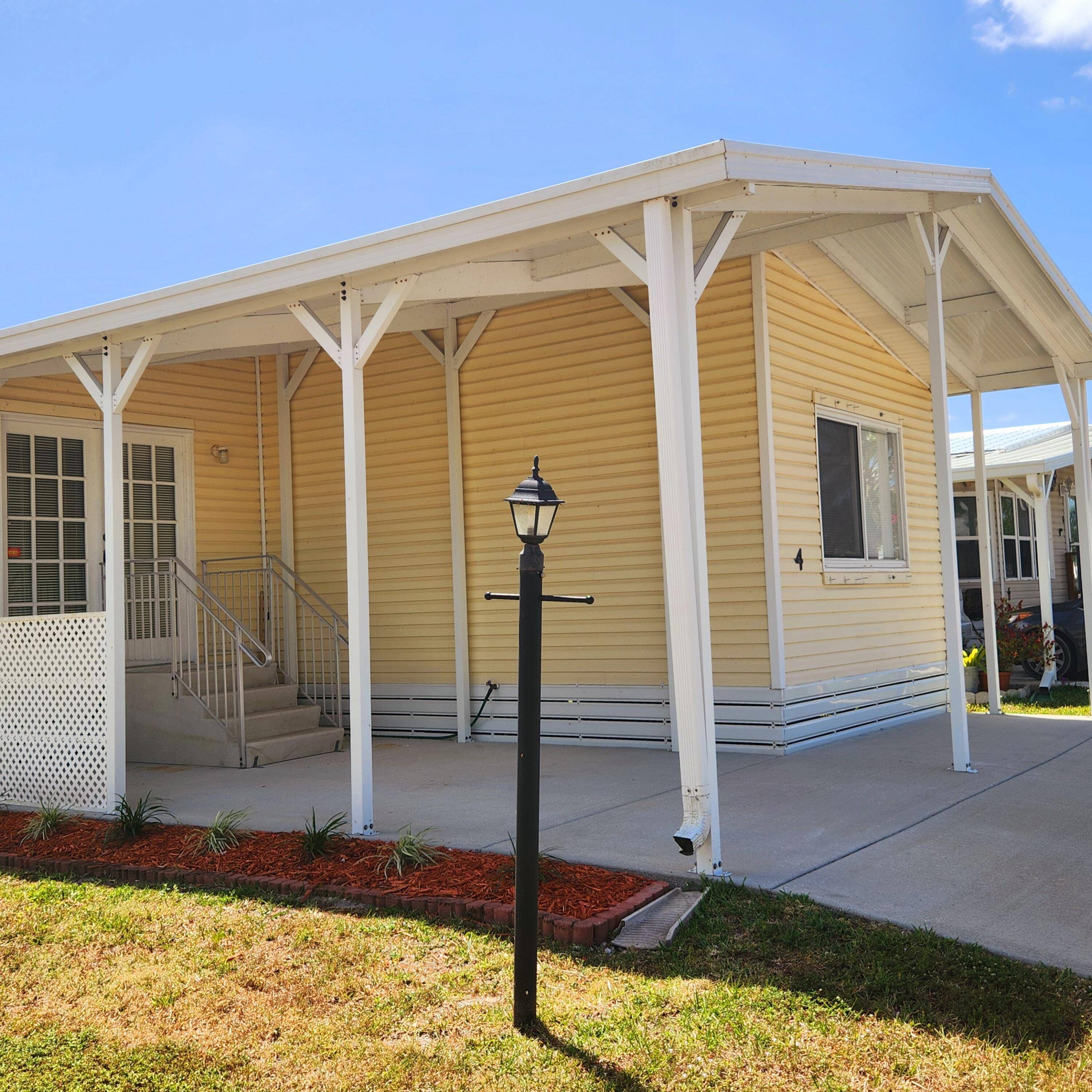 Port Saint Lucie, FL 34952,4 SE Los Gatos LN