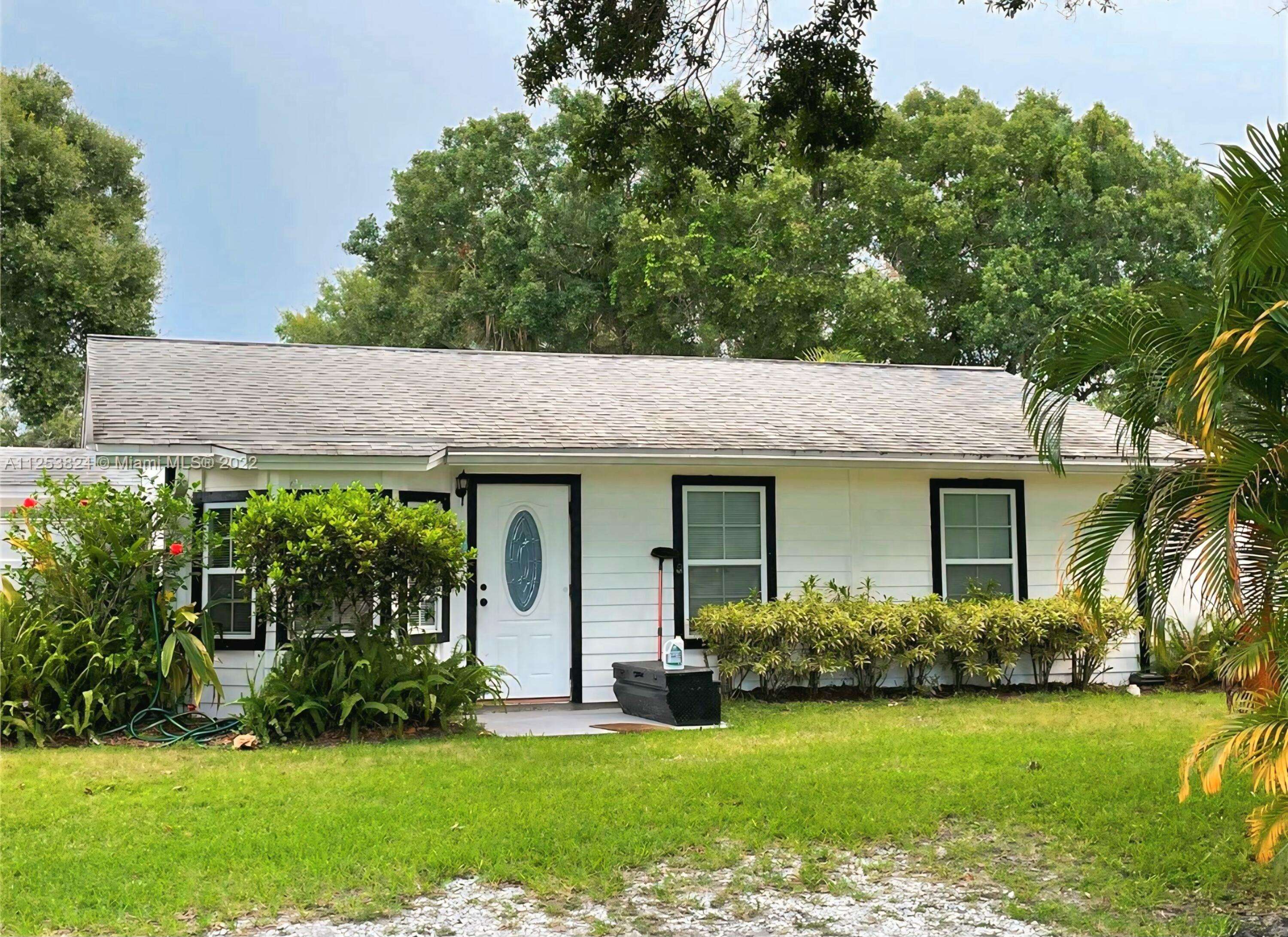 Fort Pierce, FL 34981,5000 Garner ST B