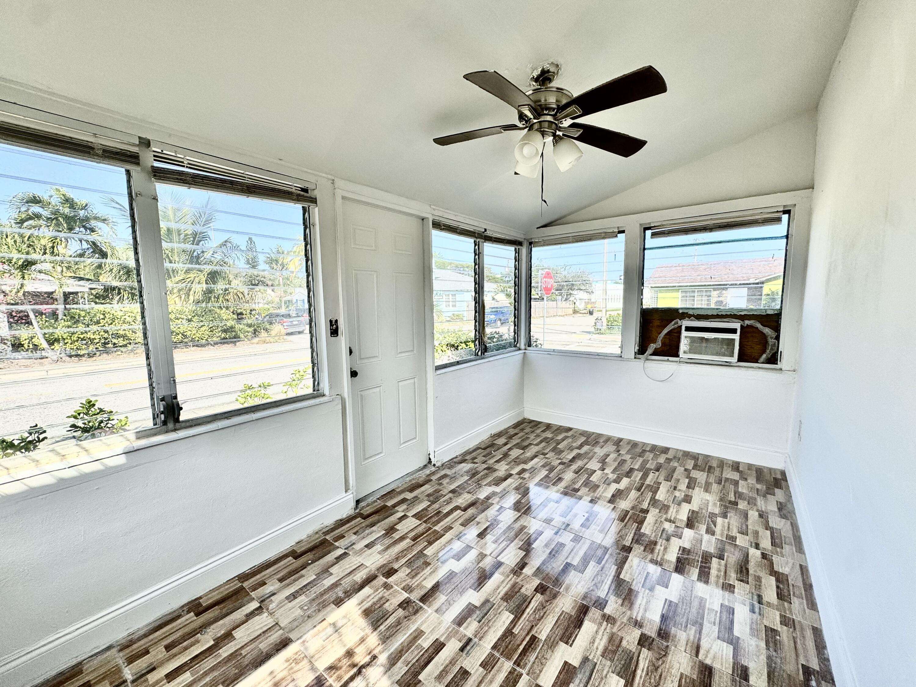 Lake Worth Beach, FL 33460,501 N N 7th AVE 1