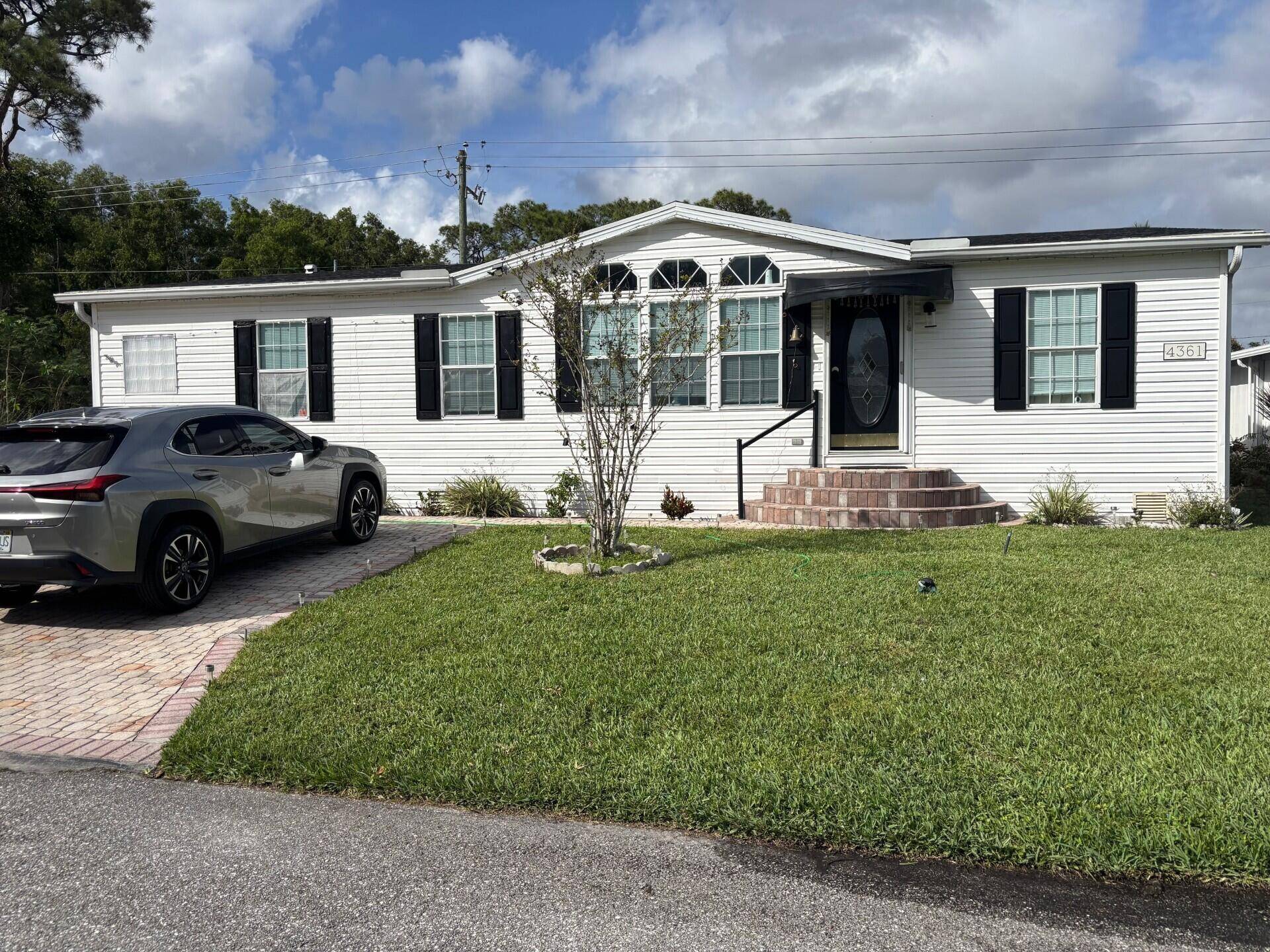 Lantana, FL 33462,4361 1st CT