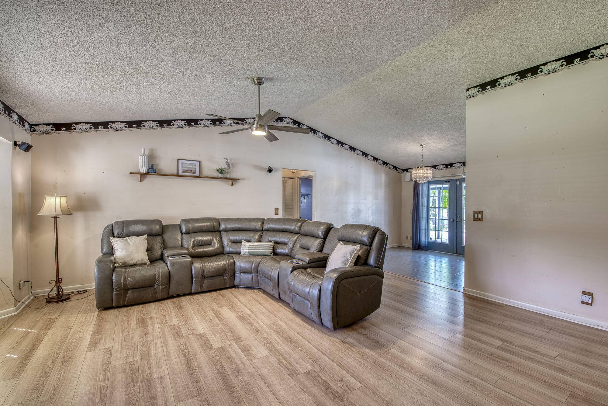 Royal Palm Beach, FL 33411,146 Miramar AVE