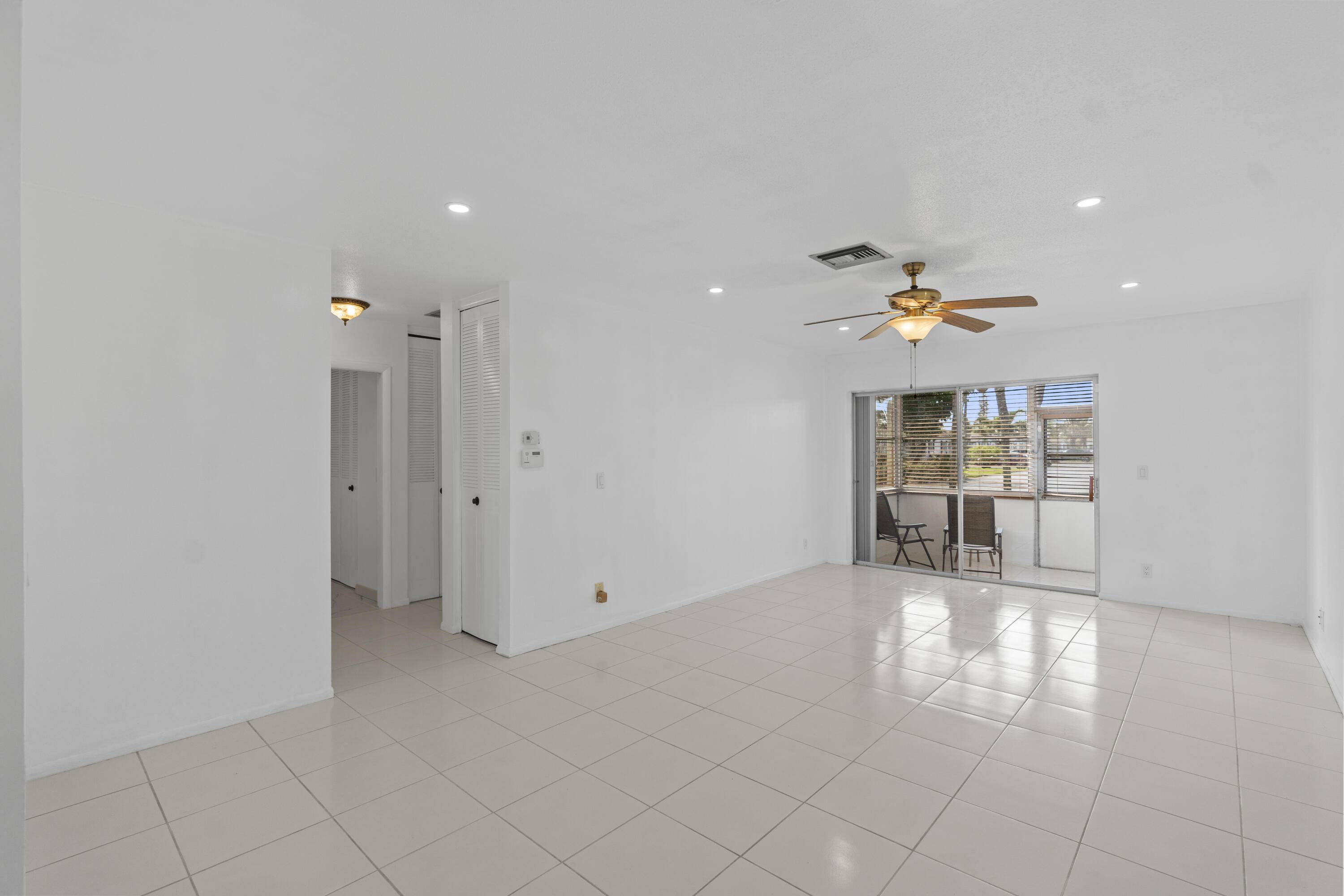 West Palm Beach, FL 33415,2894 E Crosley DR #D