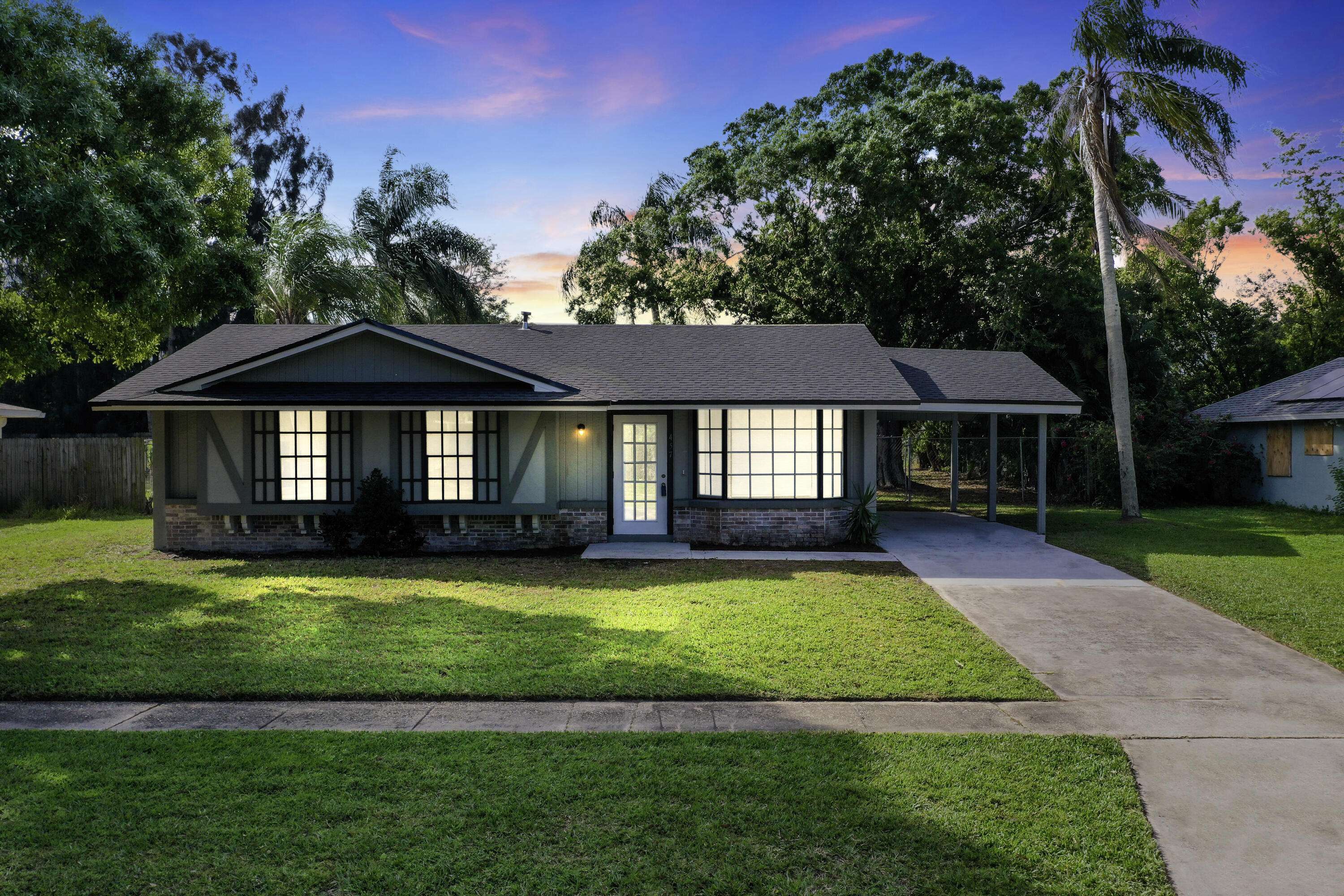 Port Saint Lucie, FL 34983,457 NE Camelot DR