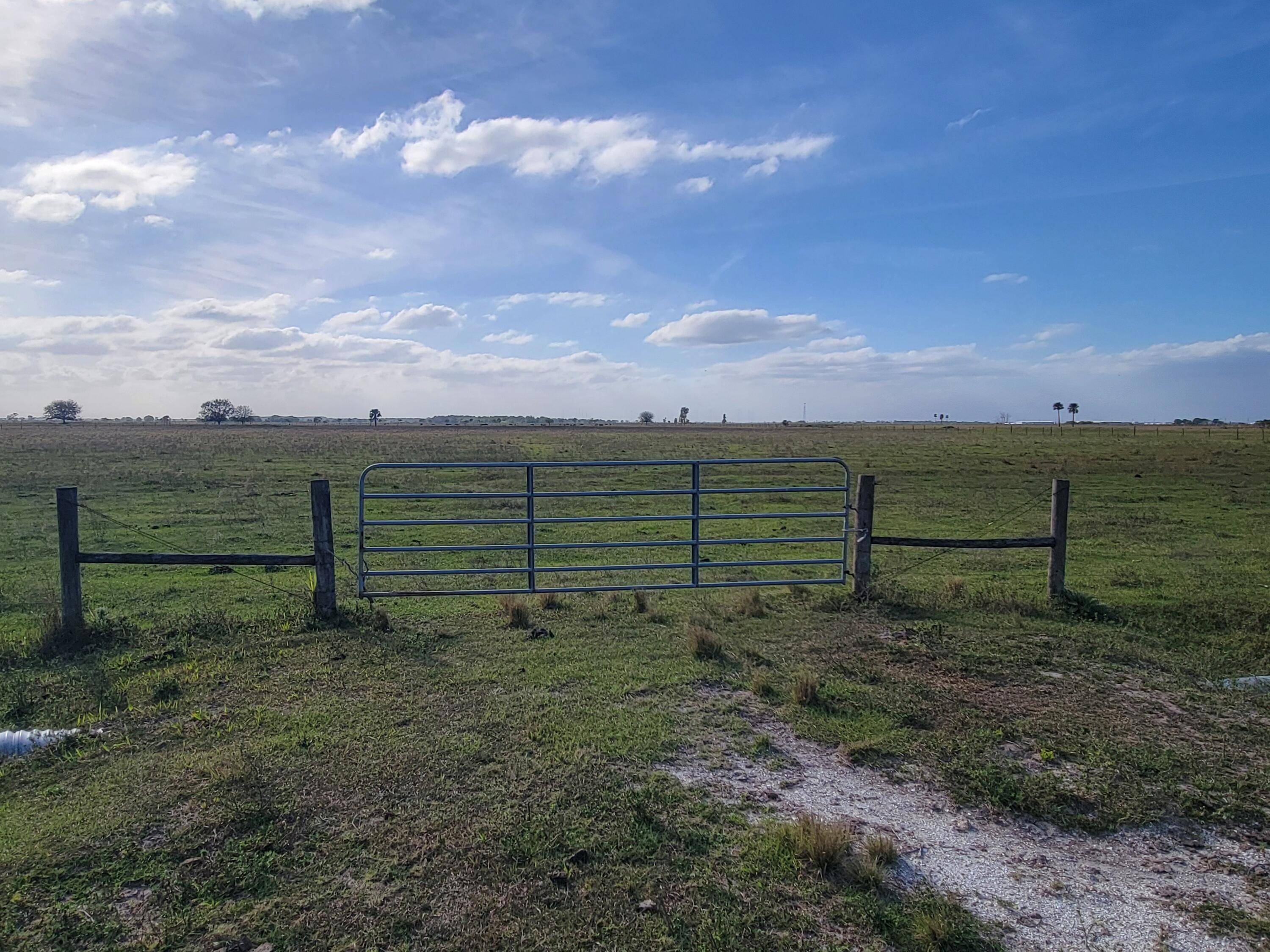 Okeechobee, FL 34972,0 NW 240th ST