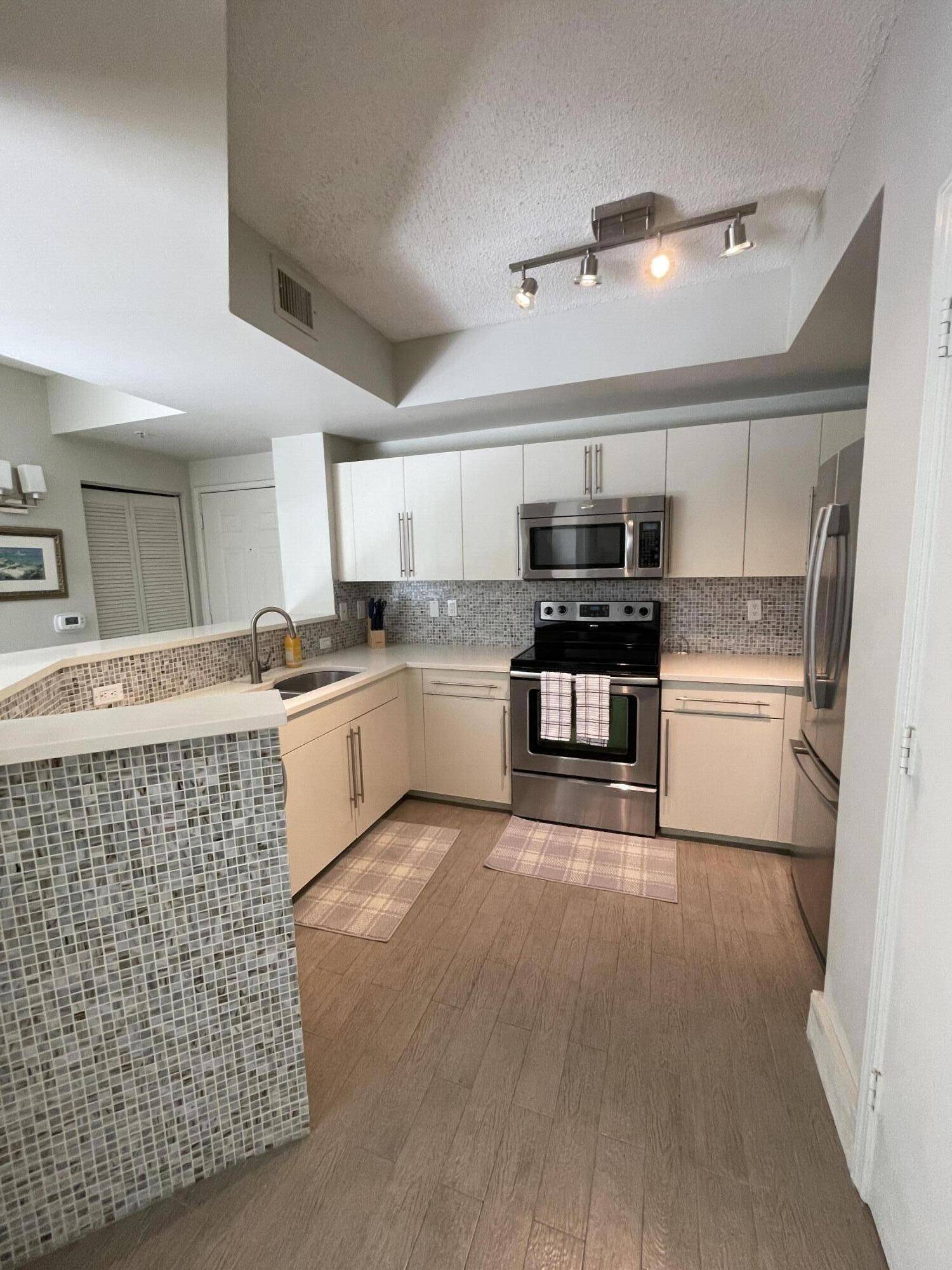 West Palm Beach, FL 33401,780 S Sapodilla Avenue 404