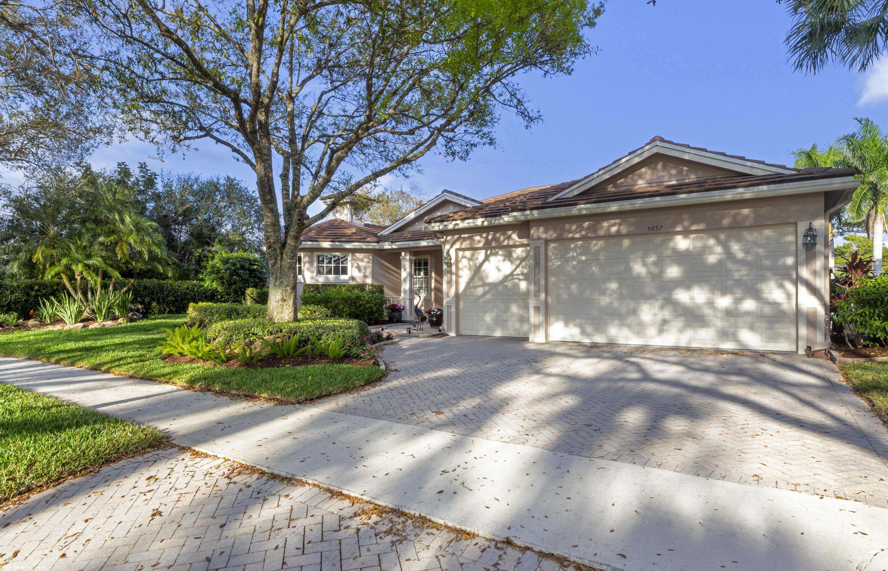 Hobe Sound, FL 33455,5657 SE Forest Glade TRL